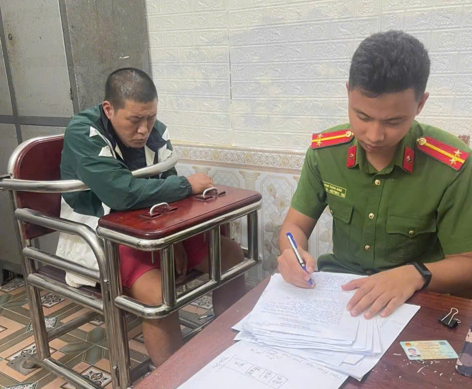 Công an phường Phố Hiến liên tiếp bắt quả tang các đối tượng tàng trữ, mua bán trái phép chất ma túy
