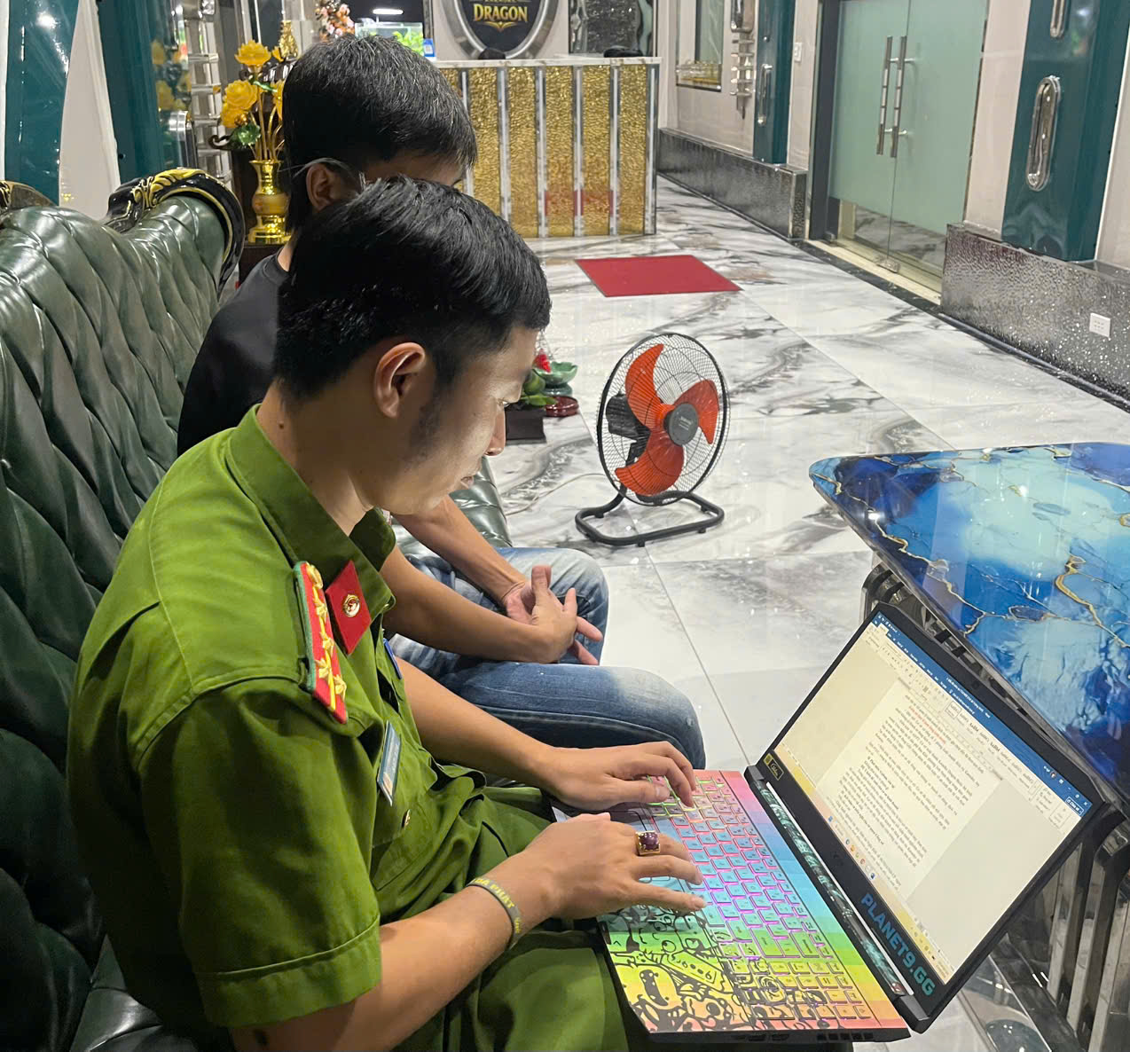 Công an phường Sơn Nam tăng cường công tác quản lý, phòng ngừa vi phạm pháp luật về ma túy, mại dâm tại các cơ sở kinh doanh lưu trú, karaoke