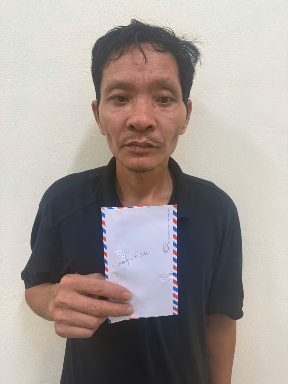 Công an phường Sơn Nam bắt quả tang đối tượng tàng trữ trái phép chất ma tuý, thu giữ heroin
