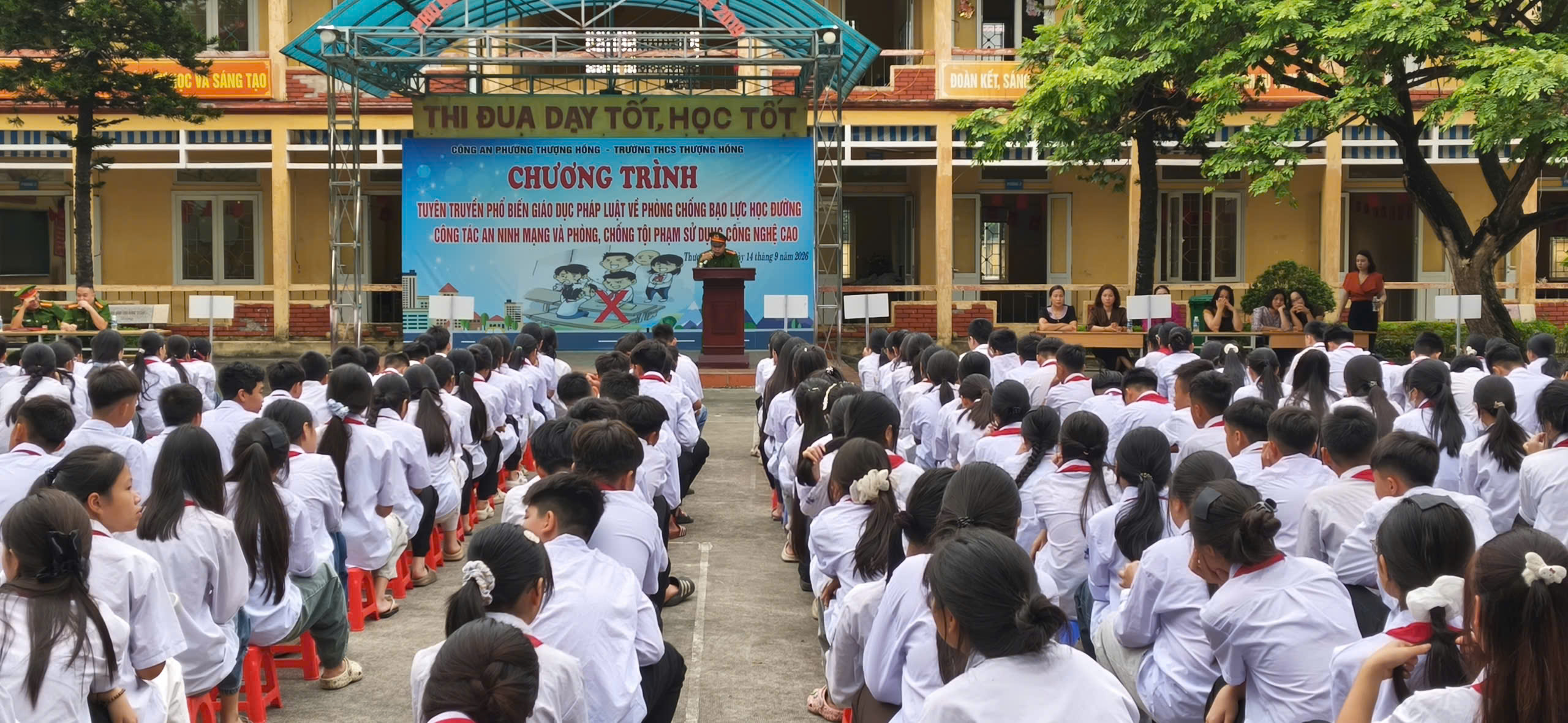 Công an phường Thượng Hồng tổ chức tuyên truyền, phổ biến, giáo dục kiến thức pháp luật về phòng, chống bạo lực học đường, công tác an ninh mạng và phòng chống tội phạm sử dụng công nghệ cao