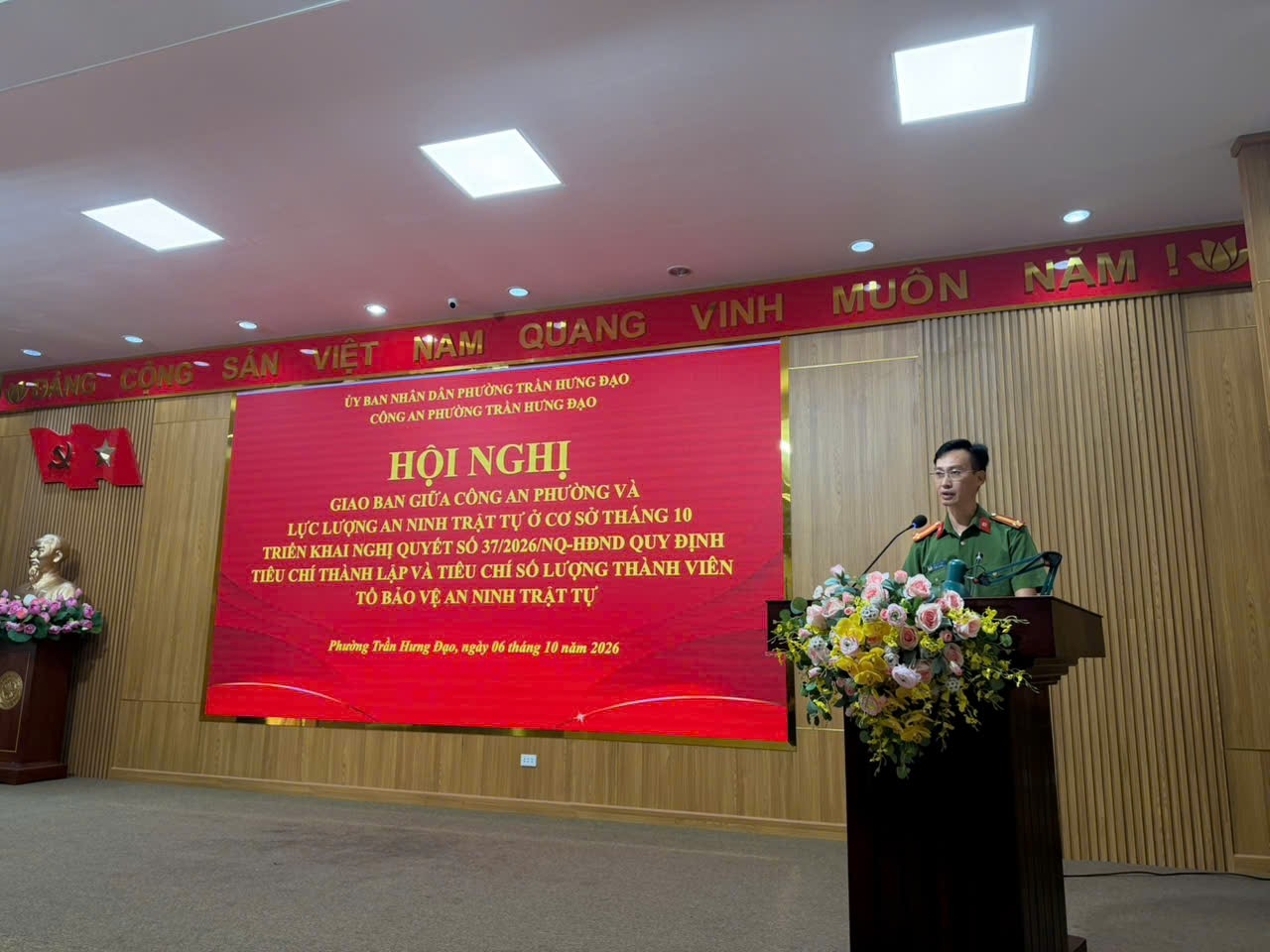 Công an phường Trần Hưng Đạo tổ chức hội nghị giao ban lực lượng an ninh trật tự ở cơ sở tháng 10 và triển khai Nghị quyết số 37/2026/NQ-HĐND