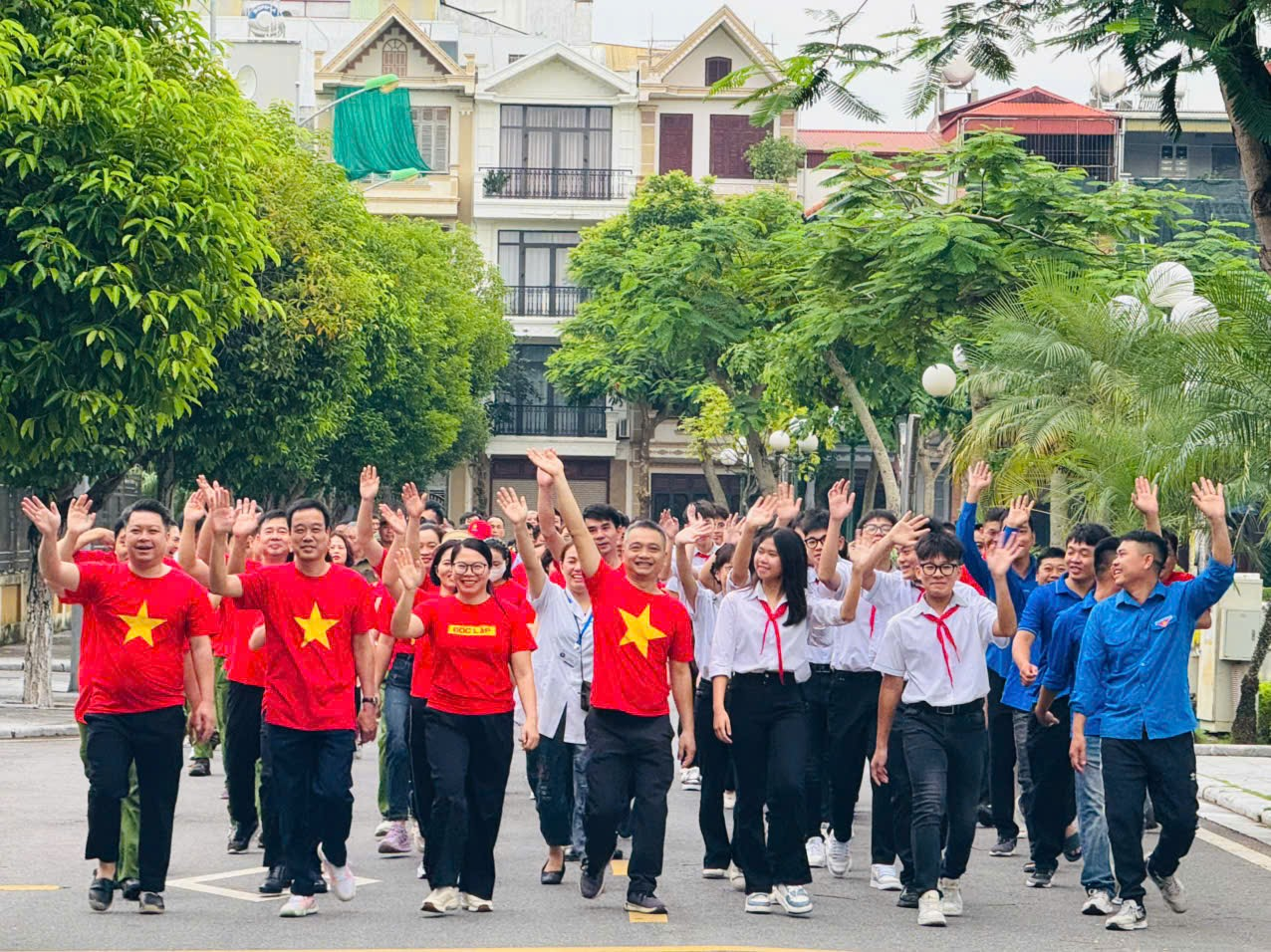 Công an phường Trần Hưng Đạo phối hợp tổ chức chương trình “Cùng Việt Nam tiến bước” năm 2026