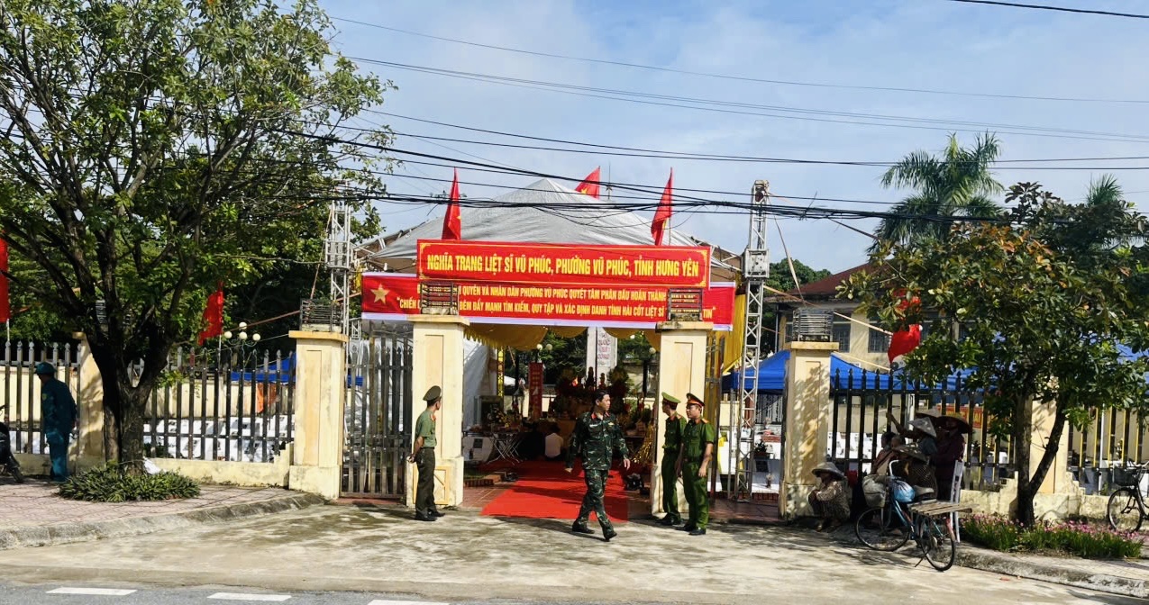 Công an phường Vũ Phúc bảo đảm an ninh, trật tự phục vụ lấy mẫu AND hài cốt liệt sĩ