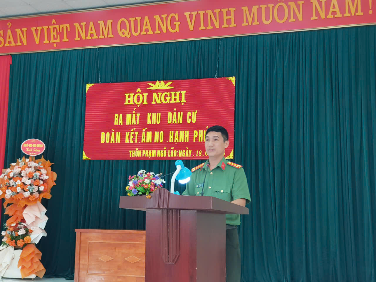 Công an xã Ân Thi phối hợp tổ chức Hội nghị ra mắt mô hình “Khu dân cư đoàn kết, ấm no, hạnh phúc” tại thôn Phạm Ngũ Lão.