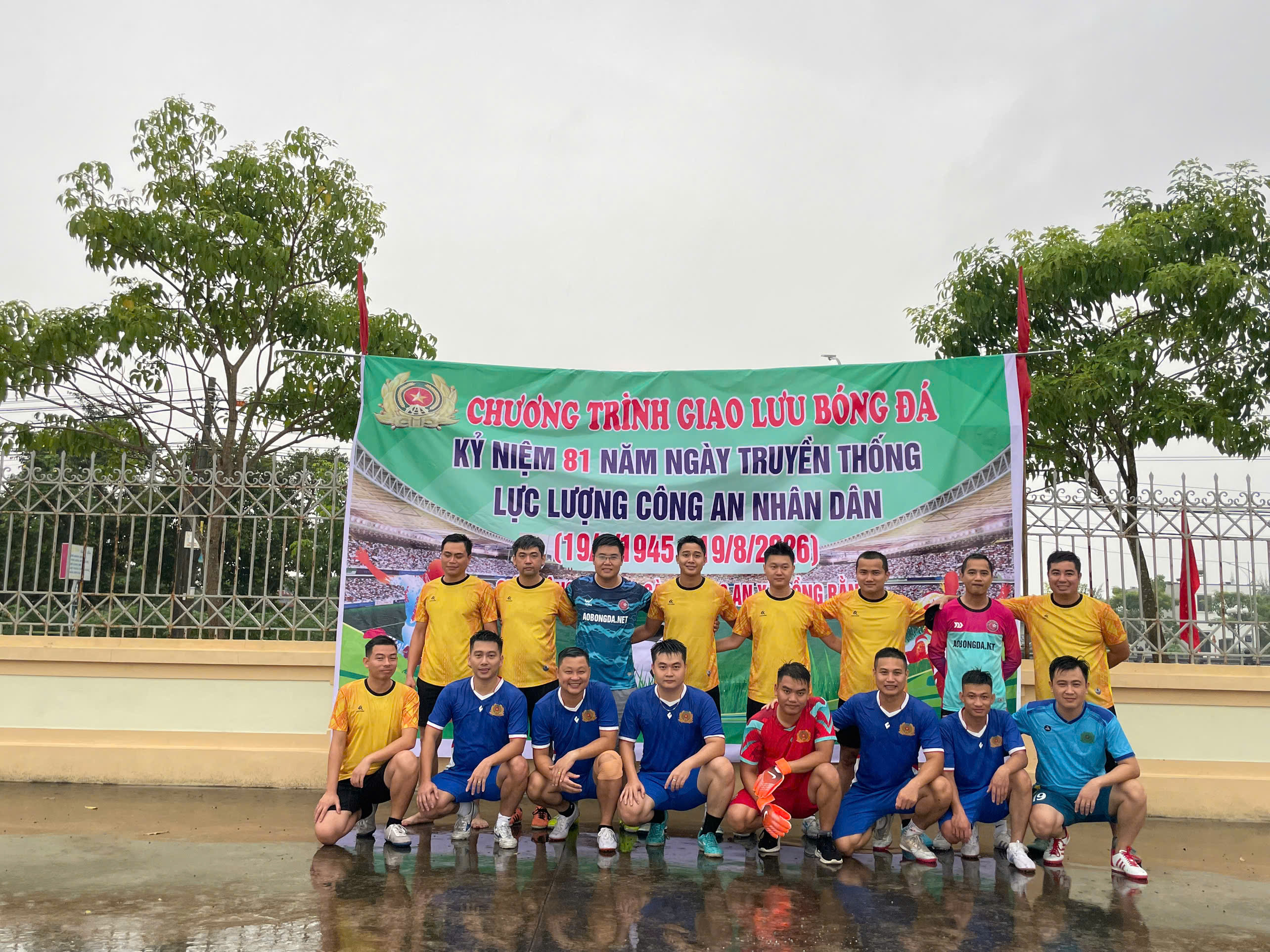 Công an xã A Sào – Công an xã Đồng Bằng giao lưu bóng đá chào mừng kỷ niệm 81 năm ngày truyền thống CAND