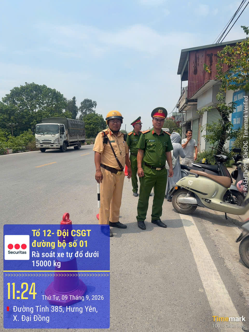 Công an xã Đại Đồng phối hợp Phòng cảnh sát giao thông công an tỉnh kiểm tra việc chấp hành pháp luật về trật tự, an toàn giao thông của học sinh trên địa bàn xã