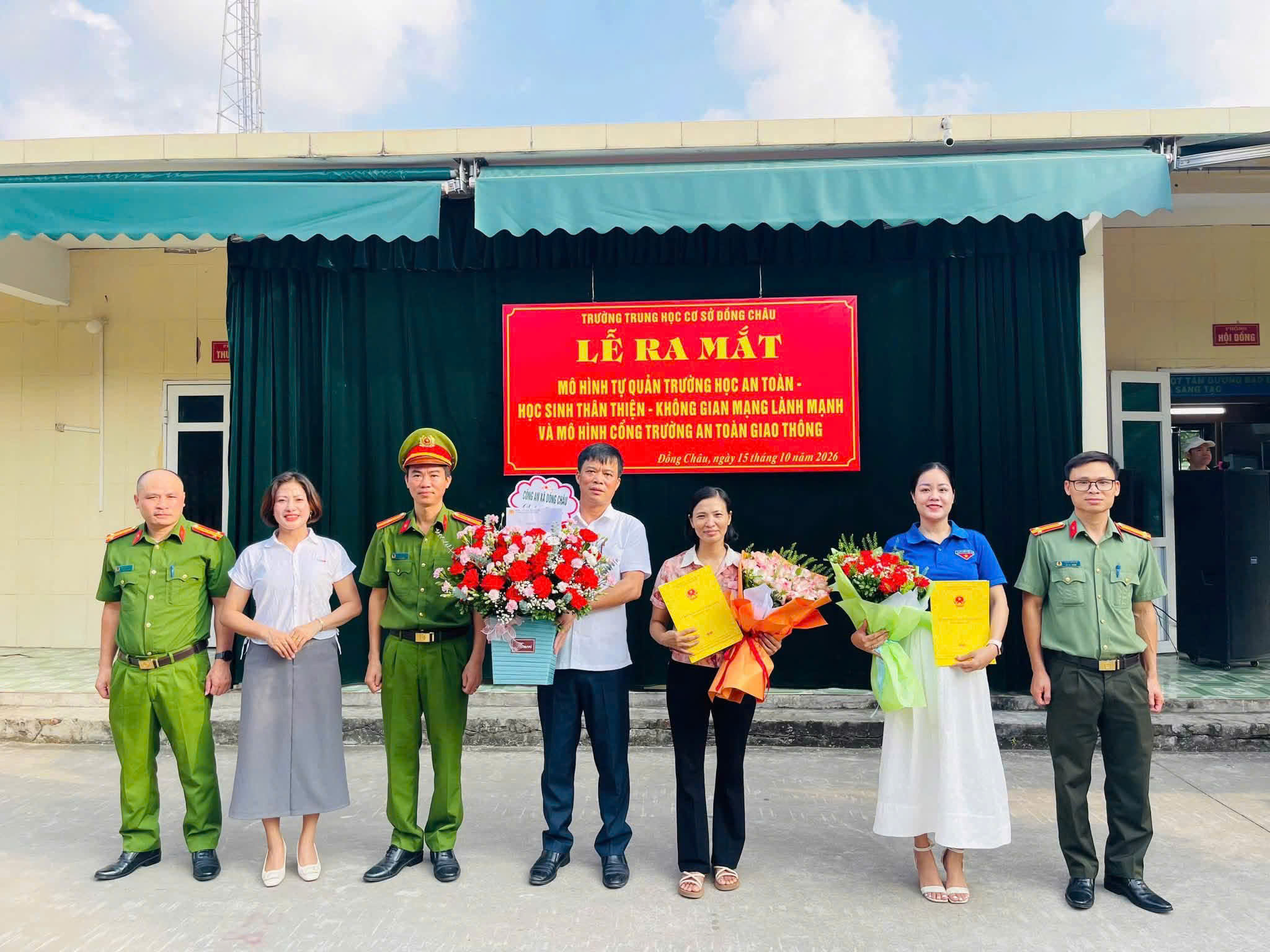 Công an xã Đồng Châu phối hợp Trường THCS xã ra mắt Mô hình tự quản Trường học an toàn – Học sinh thân thiện – Không gian mạng lành mạnh và Mô hình cổng trường an toàn Giao thông
