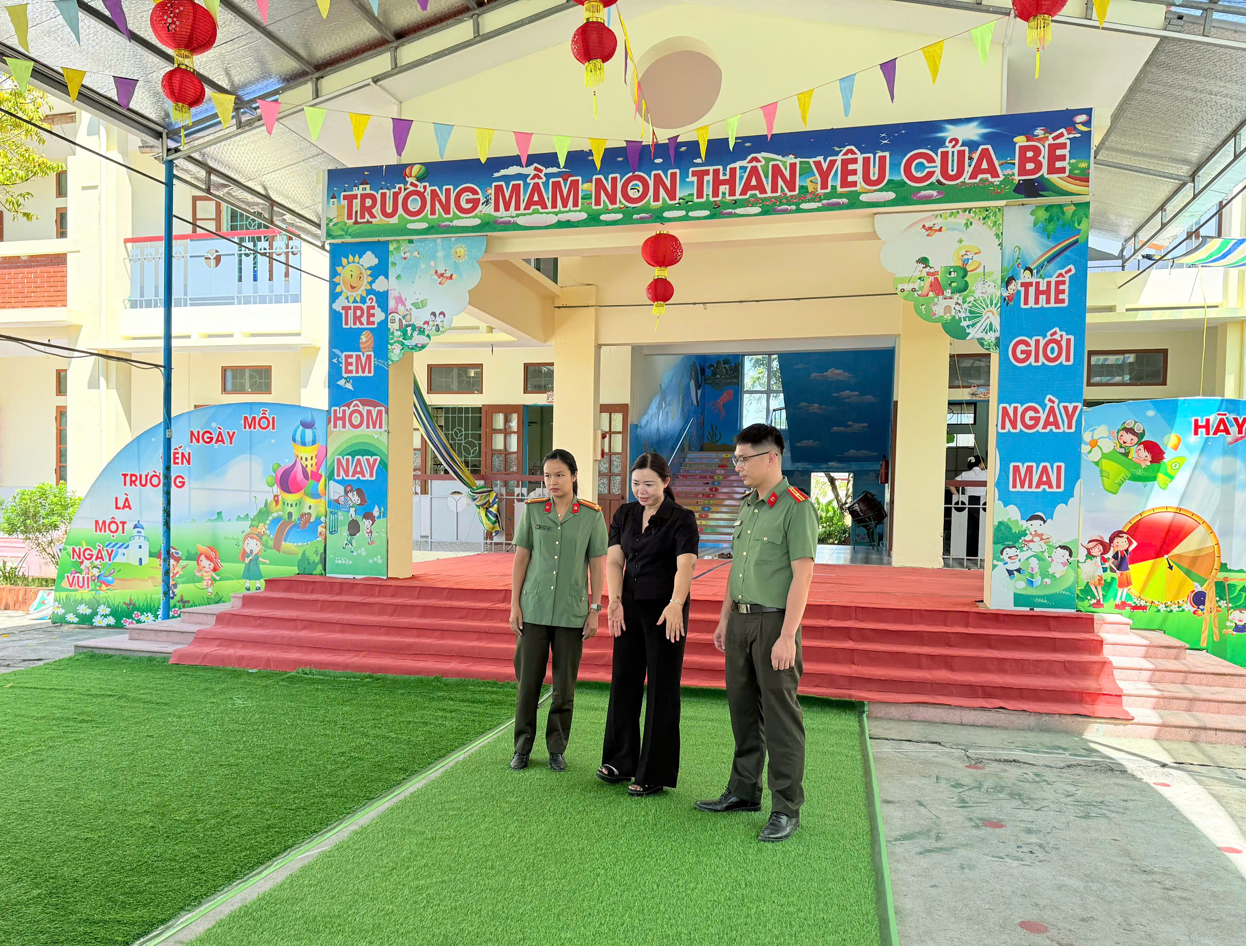 Công an xã Đông Quan phối hợp các cơ sở giáo dục trên địa bàn đảm bảo ANTT dịp đầu năm học mới