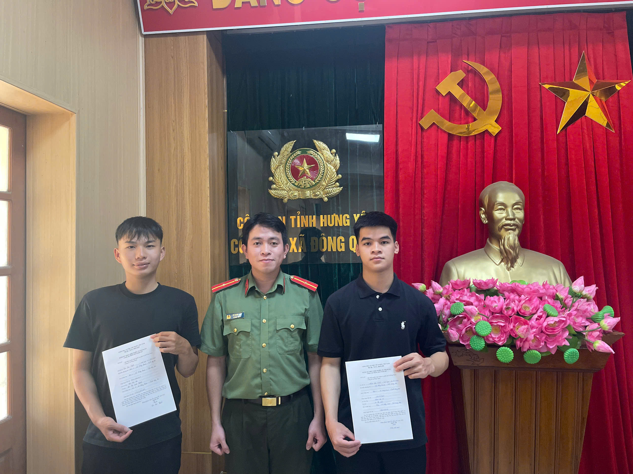 Công an xã Đông Quan: Tiếp nhận đơn tình nguyện tham gia nghĩa vụ Công an nhân dân năm 2027 của công dân