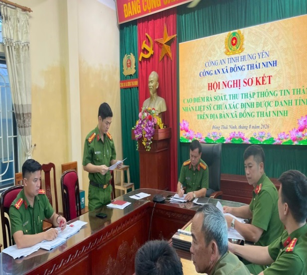 Công an xã Đông Thái Ninh tổ chức Hội nghị sơ kết cao điểm thu thập thông tin thân nhân liệt sỹ chưa xác định được danh tính trên địa bàn xã