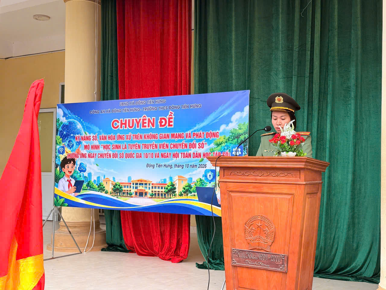 Công an xã Đông Tiên Hưng tuyên truyền “Kỹ năng số, văn hóa ứng xử trên không gian mạng” cho học sinh Trường THCS Đông Tiên Hưng
