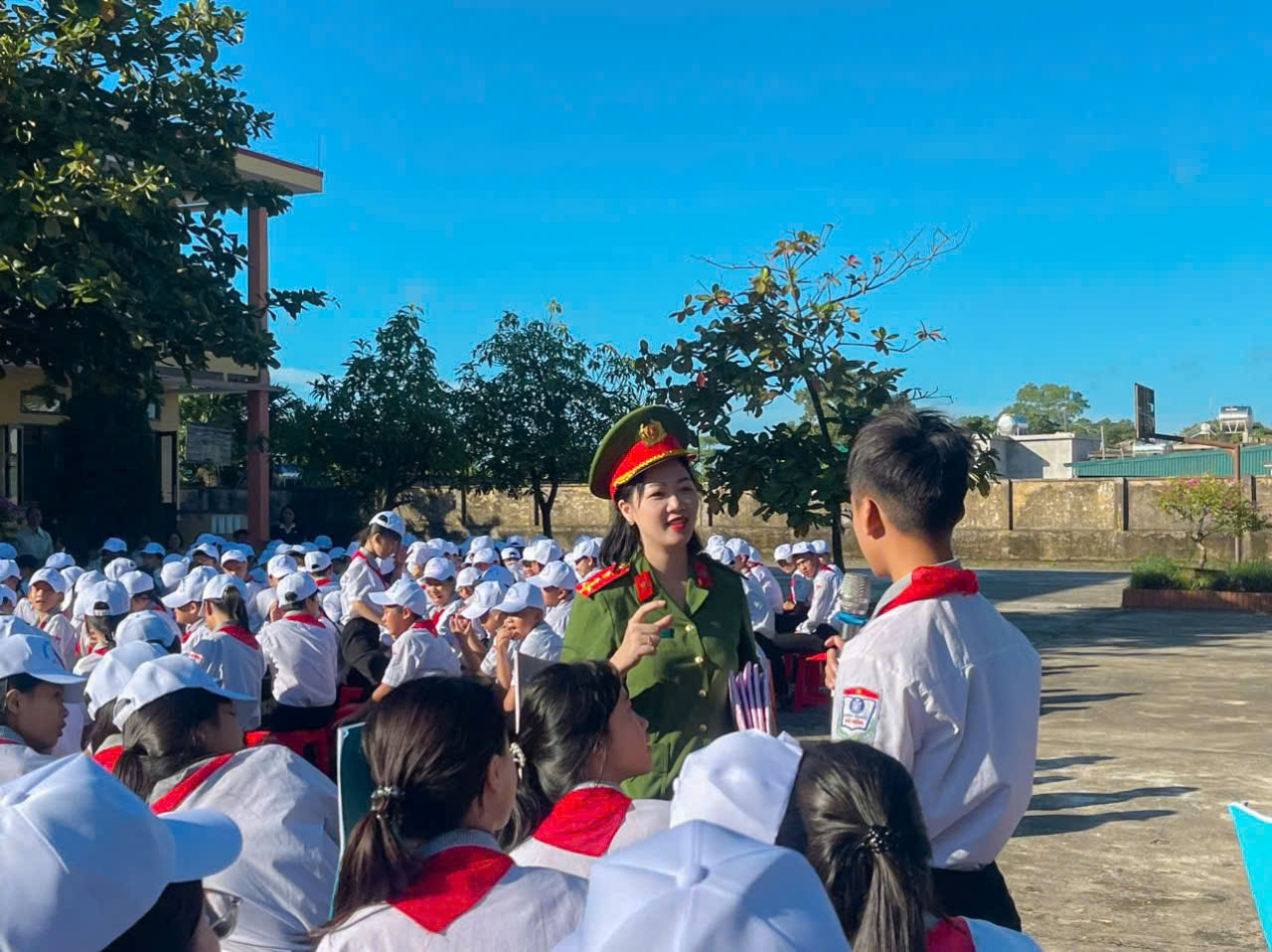 Công an xã Hồng Vũ tuyên truyền phổ biến giáo dục pháp luật về phòng chống bạo lực học đường