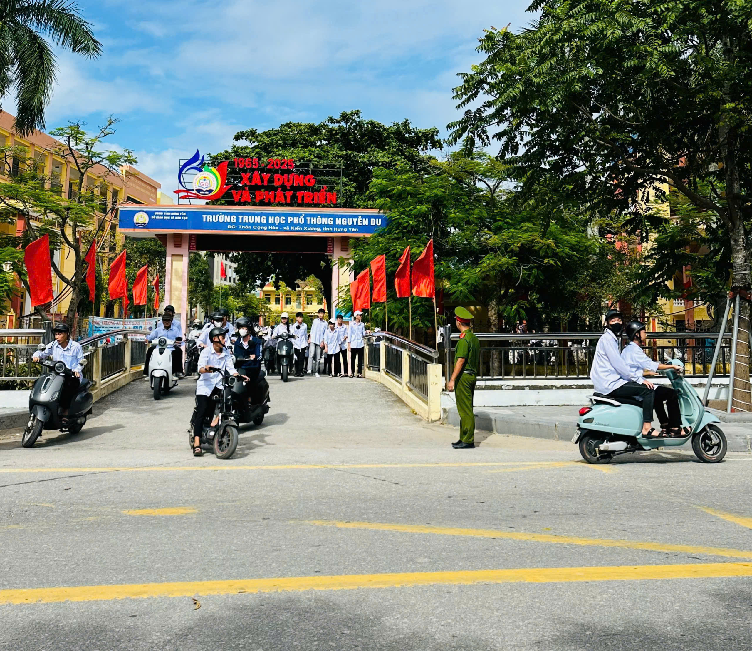 Công an xã Kiến Xương đảm bảo tốt an ninh trật tự, an toàn giao thông Lễ khai giảng năm học 2026–2027.
