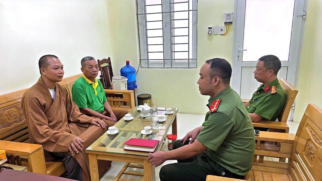 Công an xã Lương Bằng  phát huy vai trò của người có uy tín, chức sắc tôn giáo trong công tác giữ gìn an ninh, trật tự