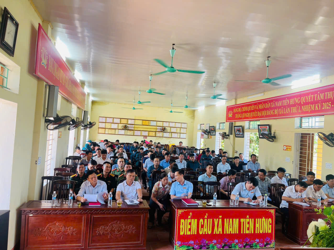 Công an xã Nam Tiên Hưng phối hợp chặt chẽ Ban Chỉ huy Quân sự xã và các ban ngành, đoàn thể, quyết tâm nâng cao chất lượng nguồn tuyển quân