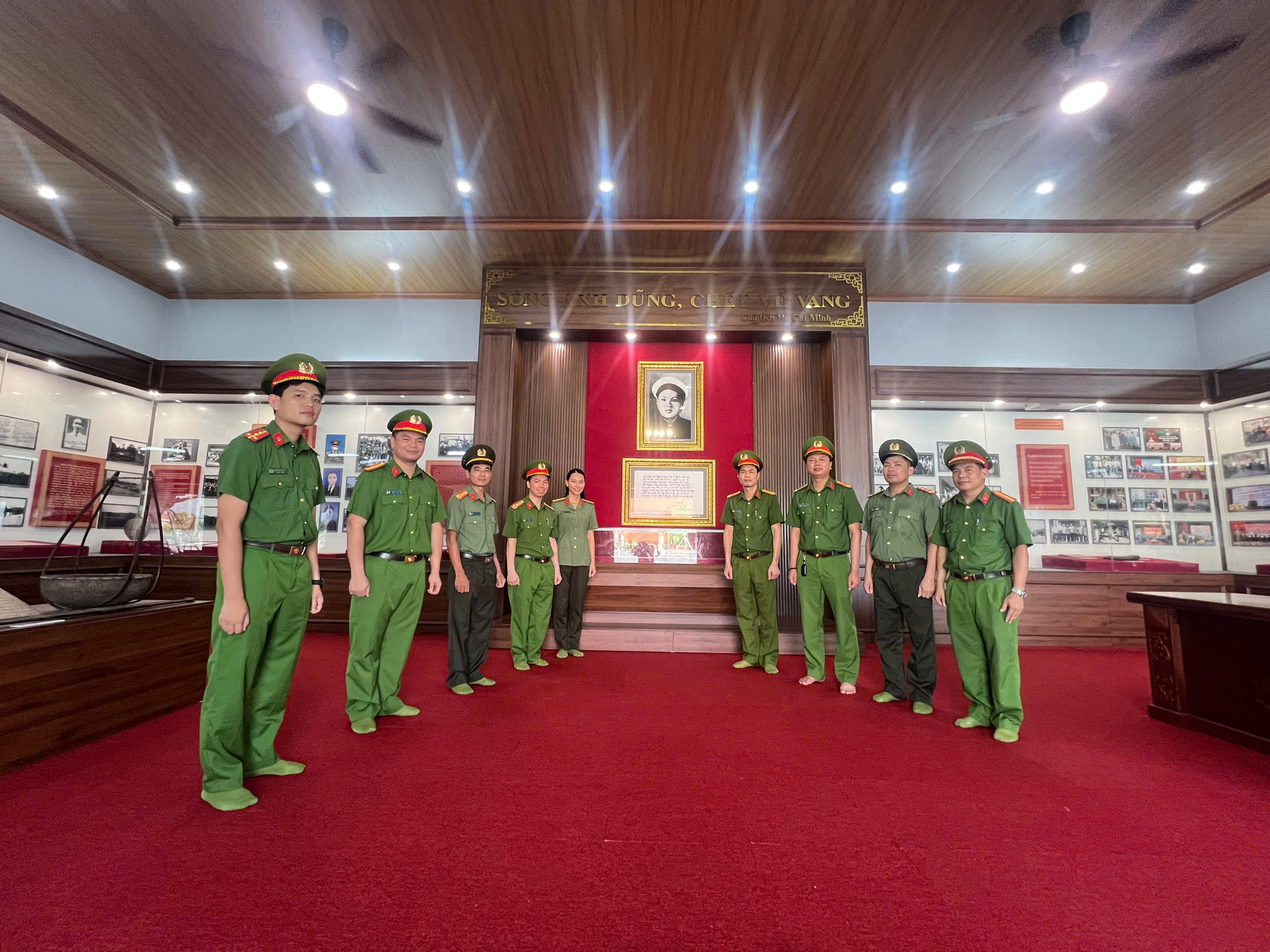 Công an xã Nghĩa Dân tổ chức hoạt động về nguồn nhân kỷ niệm 81 năm Ngày truyền thống Công an nhân dân