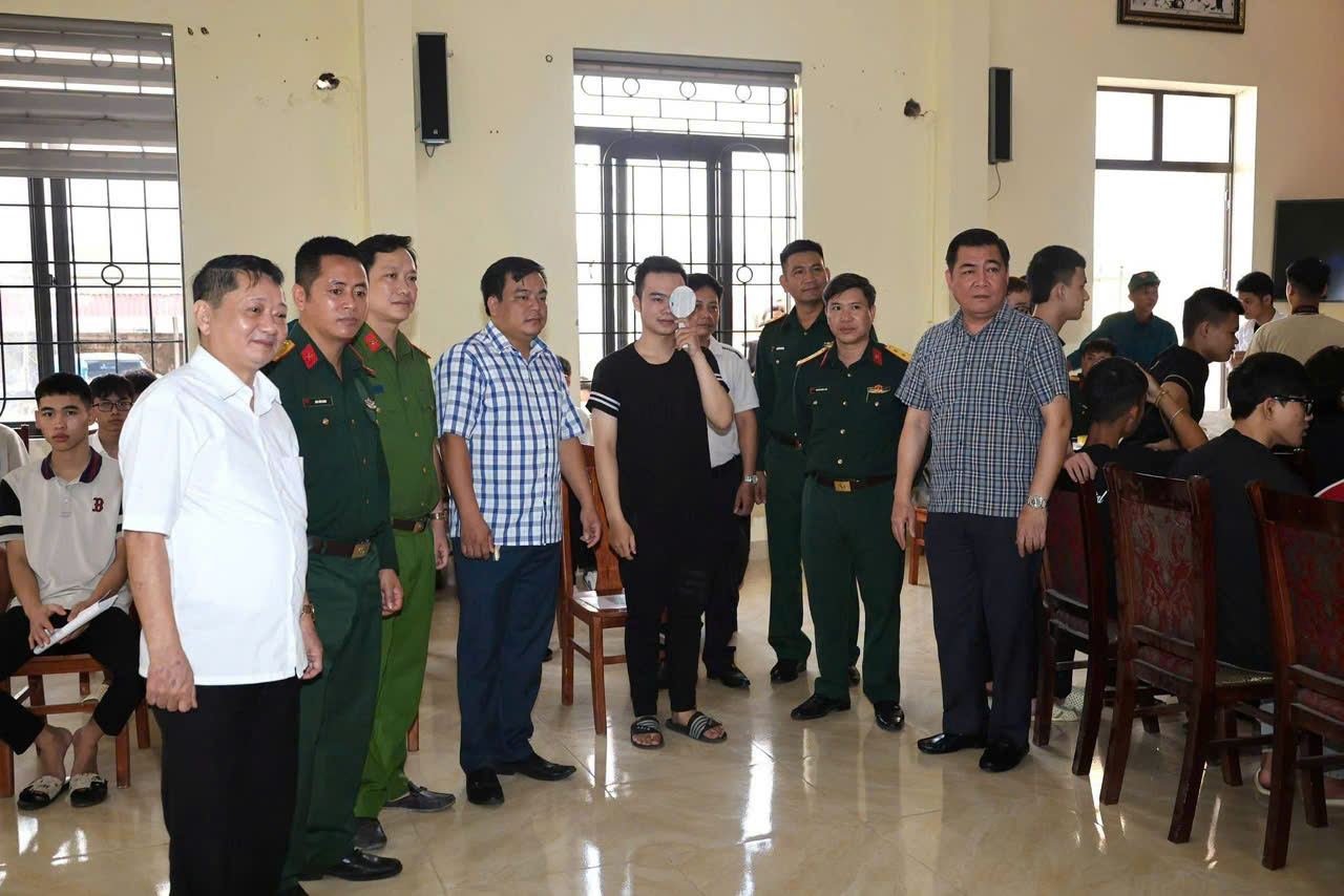 Công an xã Nghĩa Dân phối hợp với Ban chỉ huy quân sự xã đảm bảo ANTT phục vụ sơ tuyển công dân sẵn sàng nhập ngũ và thực hiện nghĩa vụ tham gia Công an nhân dân năm 2027