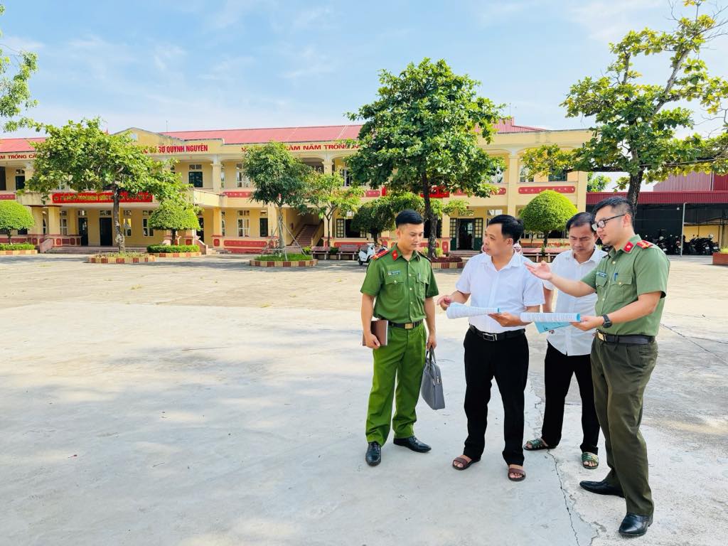 Công an xã Nguyễn Du tăng cường đảm bảo an ninh, an toàn tại các cơ sở giáo dục năm học 2026 - 2027
