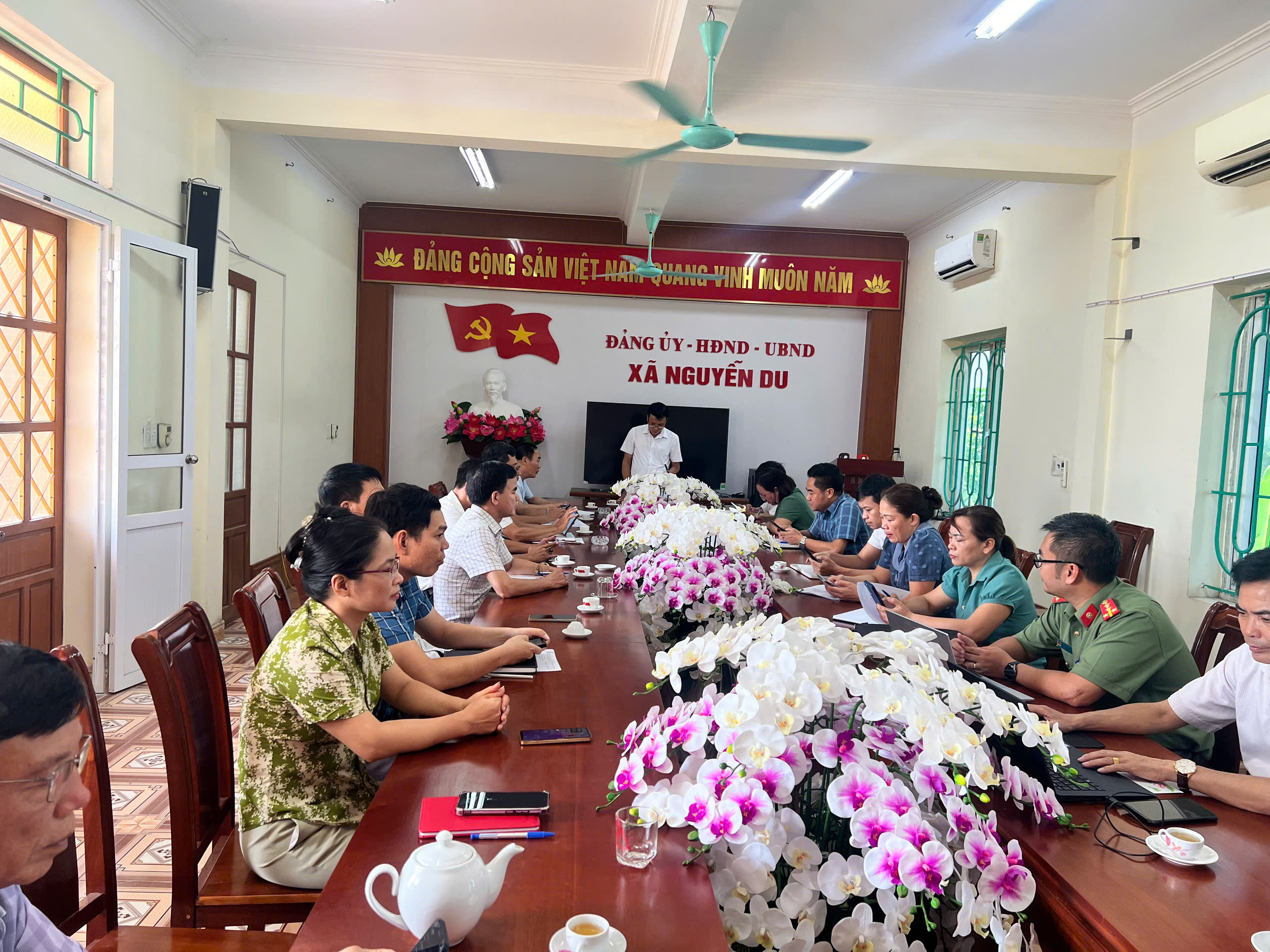 Công an xã Nguyễn Du tích cực, chủ động tham gia hiệu quả hoạt động của tổ công tác 35 tại cơ sở