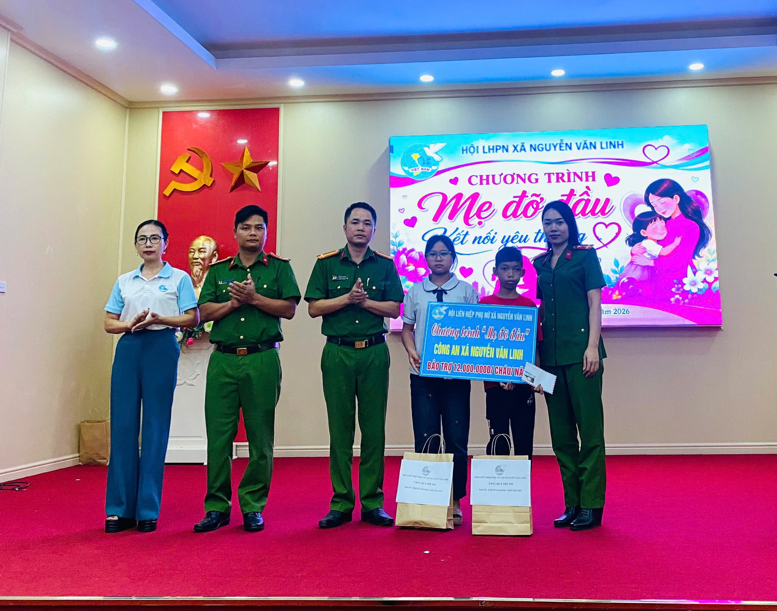 Công an xã Nguyễn Văn Linh tích cực hưởng ứng Chương trình “Mẹ đỡ đầu” nhằm chung tay hỗ trợ, chăm sóc, nuôi dưỡng trẻ em mồ côi, trẻ em có hoàn cảnh đặc biệt khó khăn trên địa bàn