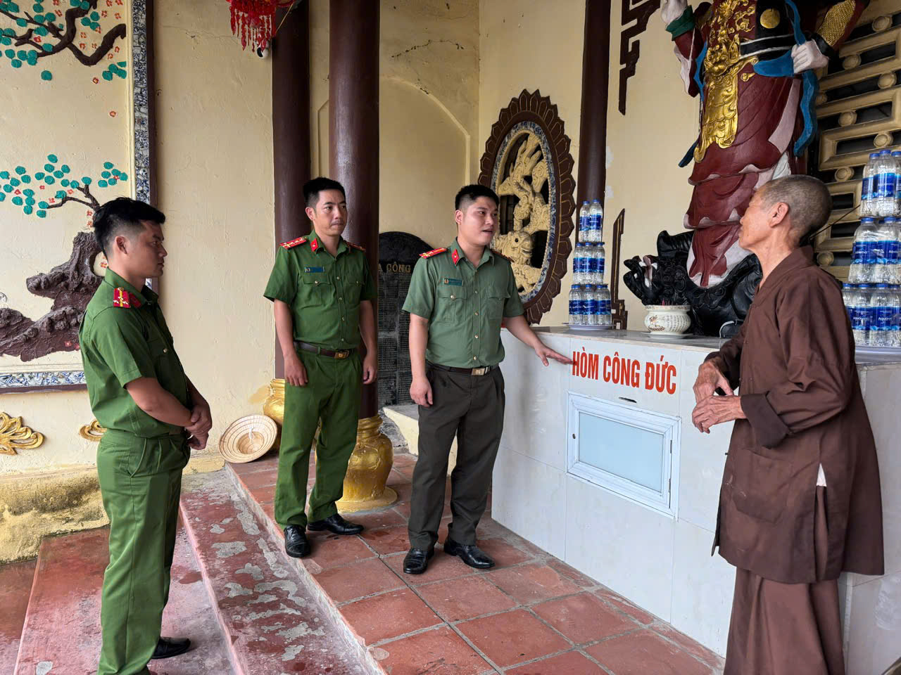 Công an xã Phụ Dực triển khai  bảo đảm an ninh, trật tự đối với lễ Vu lan năm 2026, kết hợp tuyên truyền, góp phần bảo vệ đa dạng sinh học tại các cơ sở tôn giáo trên địa bàn