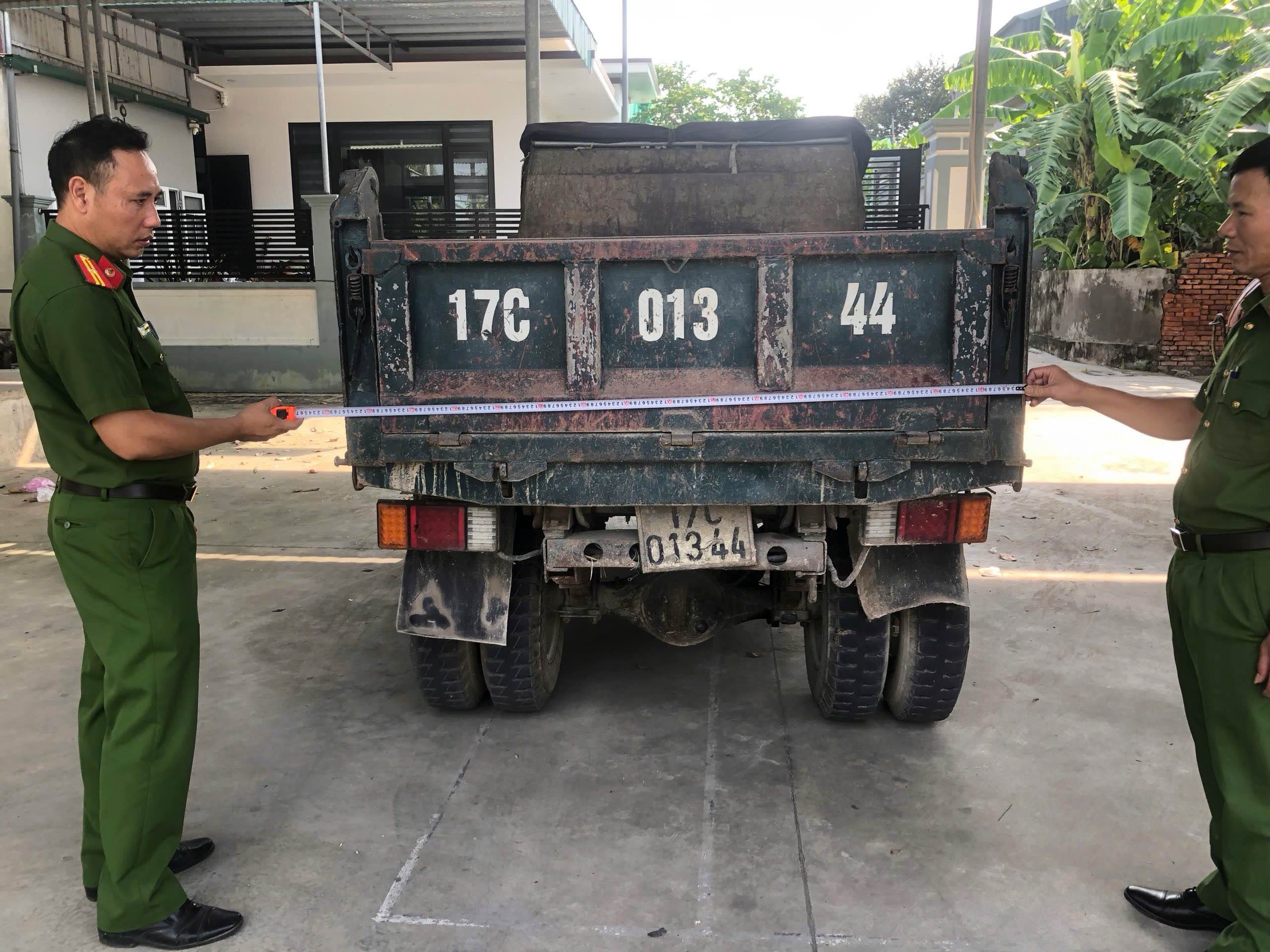 Công an xã Phụ Dực tăng cường rà soát, kiểm tra xe tải tự đổ dưới 15.000kg, xe limousine và xe kinh doanh vận tải hành khách trên địa bàn