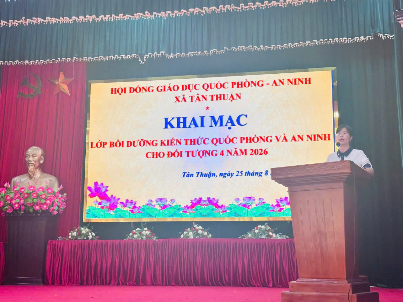 Công an xã Tân Thuận chủ động phối hợp, tham mưu tổ chức lớp bồi dưỡng kiến thức quốc phòng và an ninh cho đối tượng 4 năm 2026