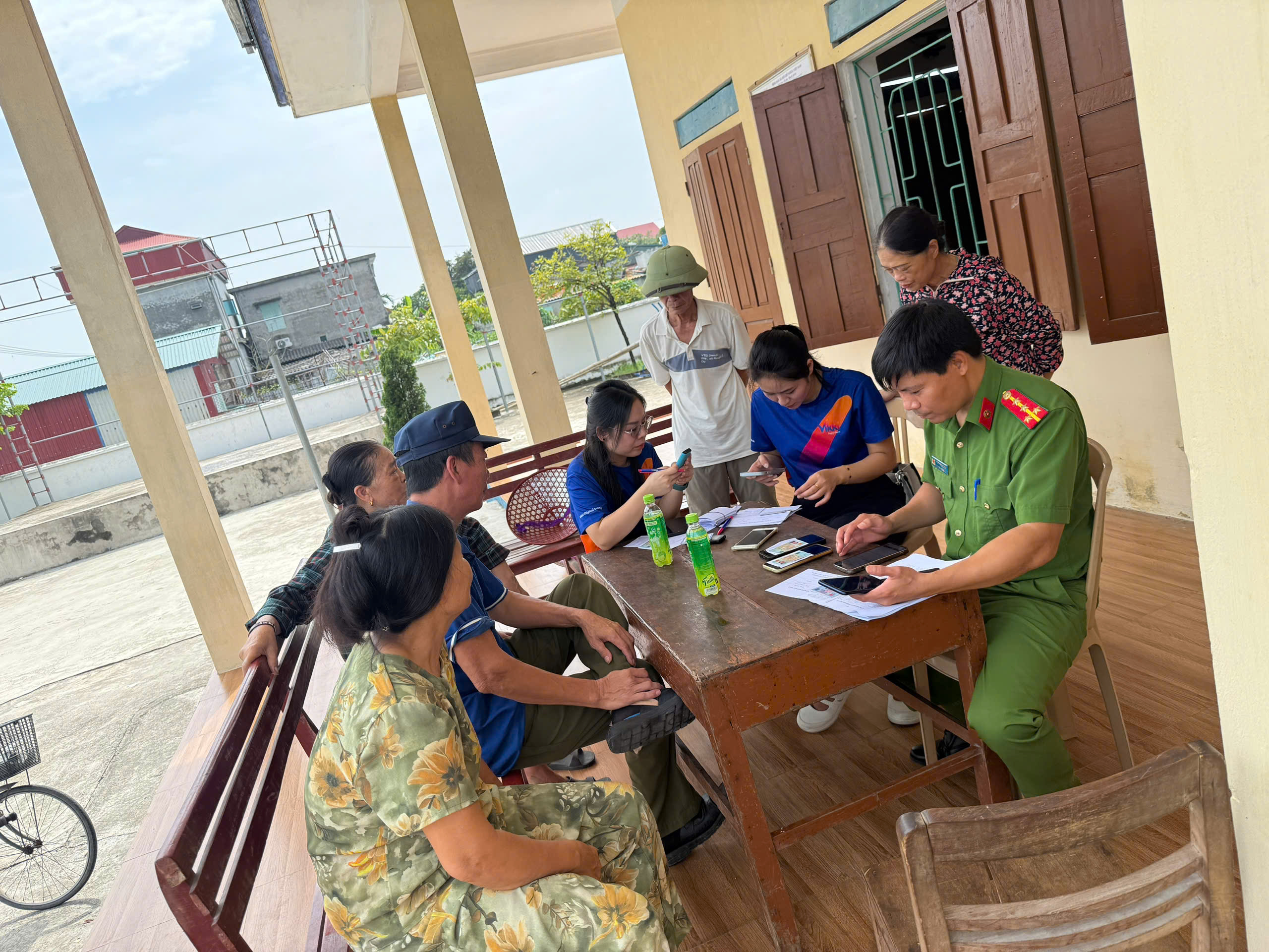 Công an xã Tây Thụy Anh đẩy mạnh tích hợp tài khoản An sinh xã hội trên VNeID