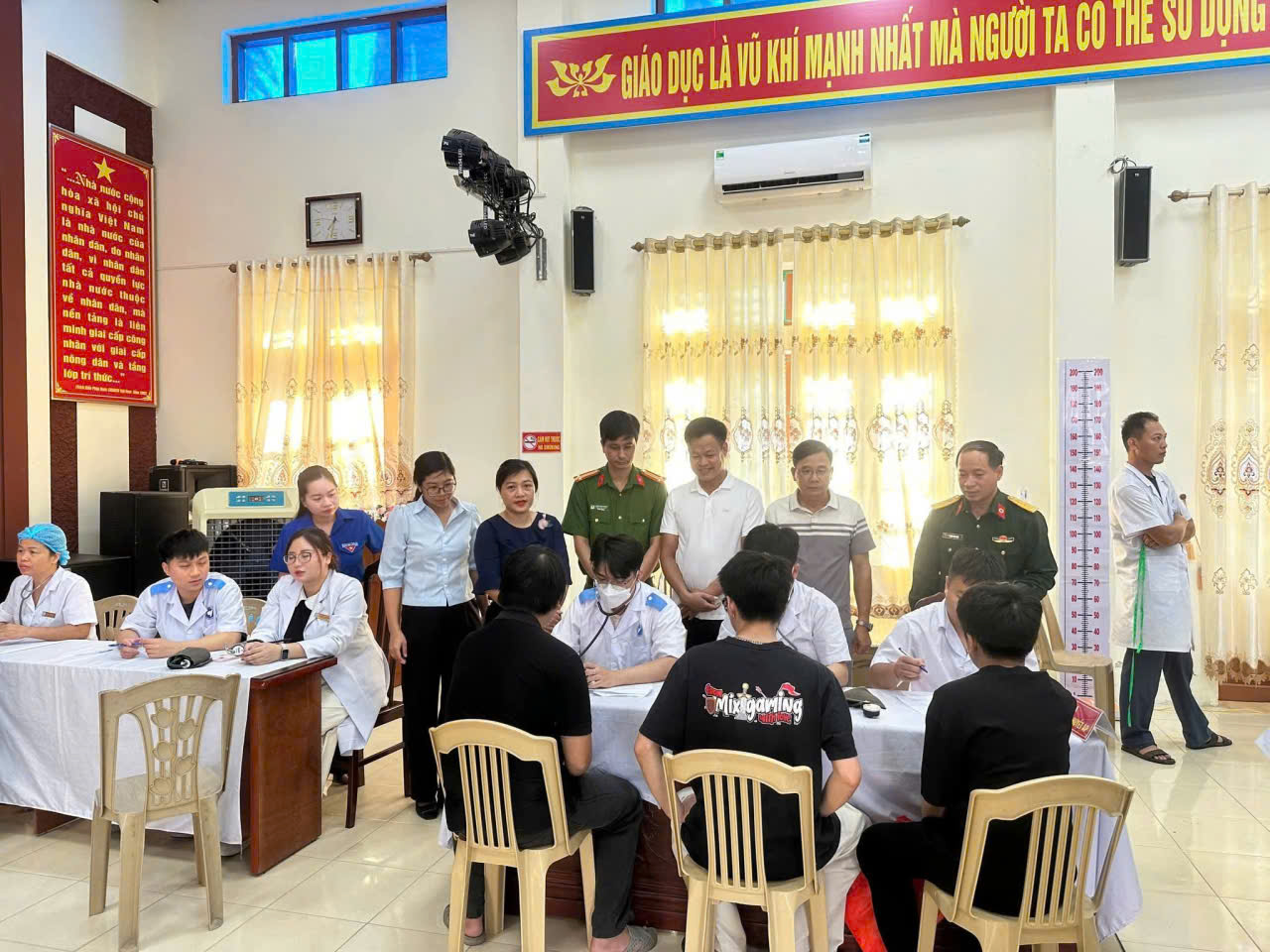 Công an xã Thư Vũ bảo đảm an ninh, trật tự, phục vụ khám sơ tuyển nghĩa vụ quân sự và nghĩa vụ tham gia Công an nhân dân năm 2027.