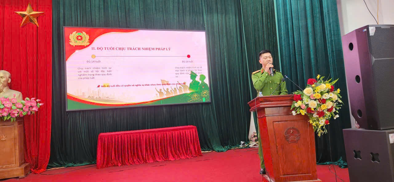 Công an xã Thư Vũ tổ chức hướng dẫn kỹ năng truyền thông pháp luật cho quần chúng tham gia mô hình bảo vệ an ninh trật tự ở cơ sở