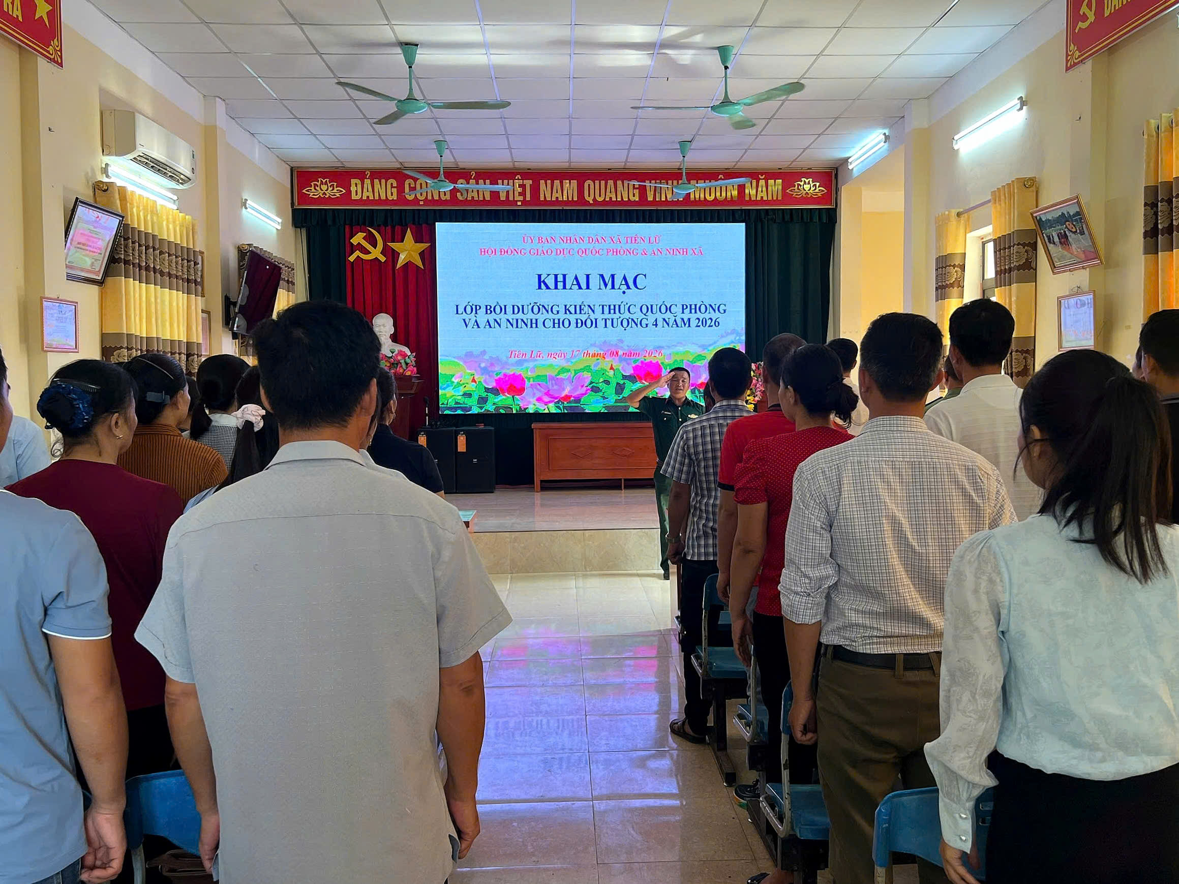 Công an xã Tiên Lữ tổ chức tuyên truyền, giảng dạy về an ninh mạng và phòng chống tội phạm công nghệ cao