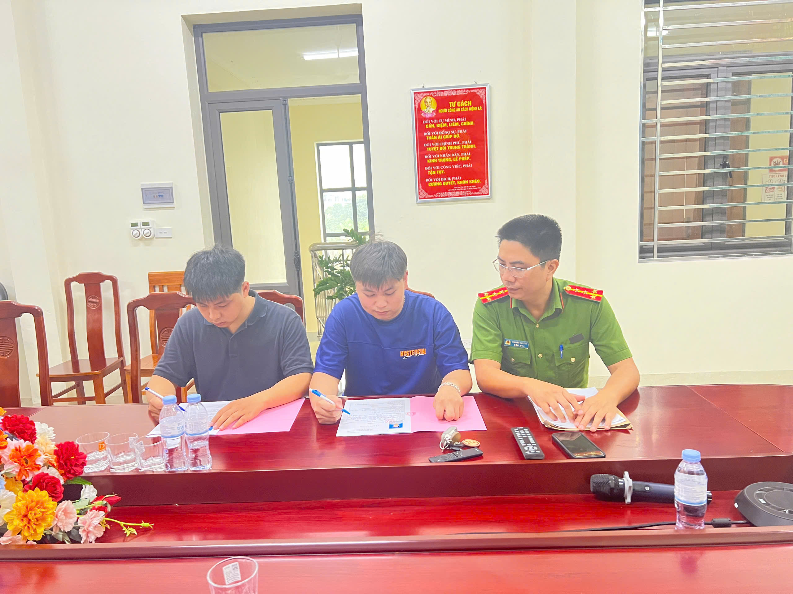Công an xã Tiên Tiến Tăng cường tuyên truyền, hỗ trợ công dân tốt nghiệp đại học ngoài ngành đăng ký dự tuyển vào ngành Công an nhân dân năm 2026