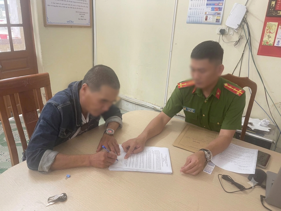 Công an xã Tiên Tiến đẩy mạnh công tác quản lý người nghiện ma tuý điều trị thay thế bằng hình thức Uống Methadone