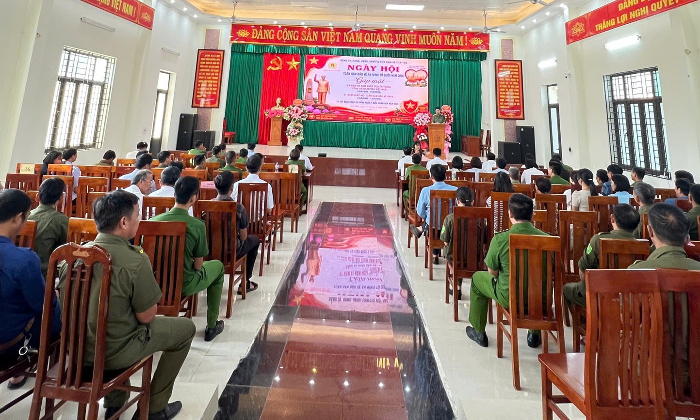 Công an xã Tiên Tiến tham mưu UBND xã tổ chức các hoạt động chào mừng 81 năm Ngày truyền thống Công an nhân dân Việt Nam