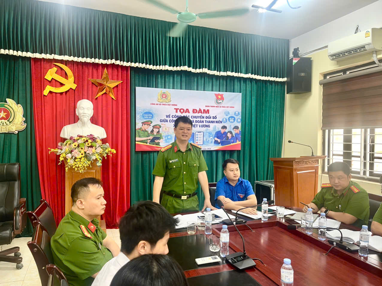 Công an xã Triệu Việt Vương phối hợp với Đoàn Thanh niên xã tổ chức Toạ đàm về công tác chuyển đổi số