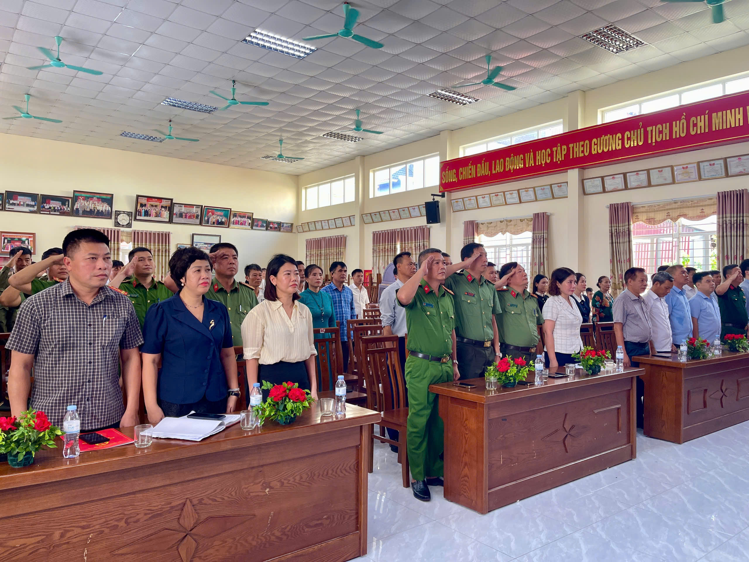 Công an xã Văn Giang tham mưu tổ chức thành công Ngày hội Toàn dân bảo vệ an ninh Tổ quốc năm 2026