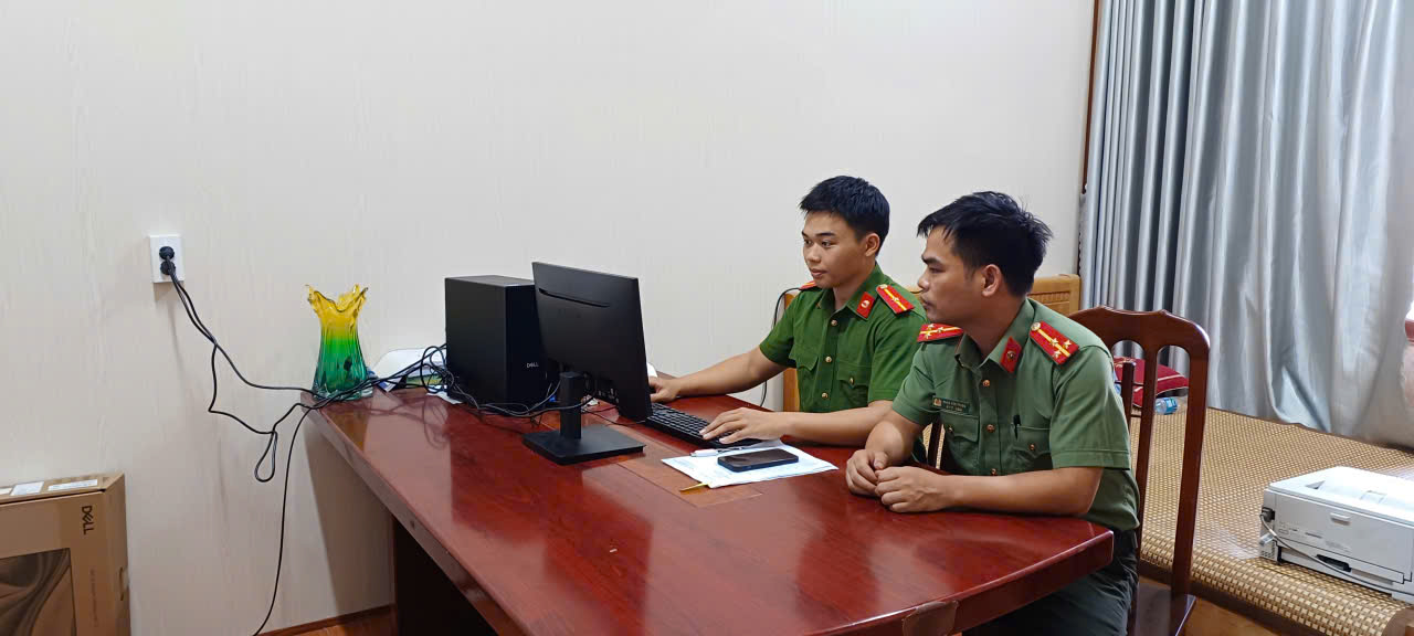 Vai trò của cán bộ, đảng viên trong đấu tranh phản bác các quan điểm sai trái, thù địch