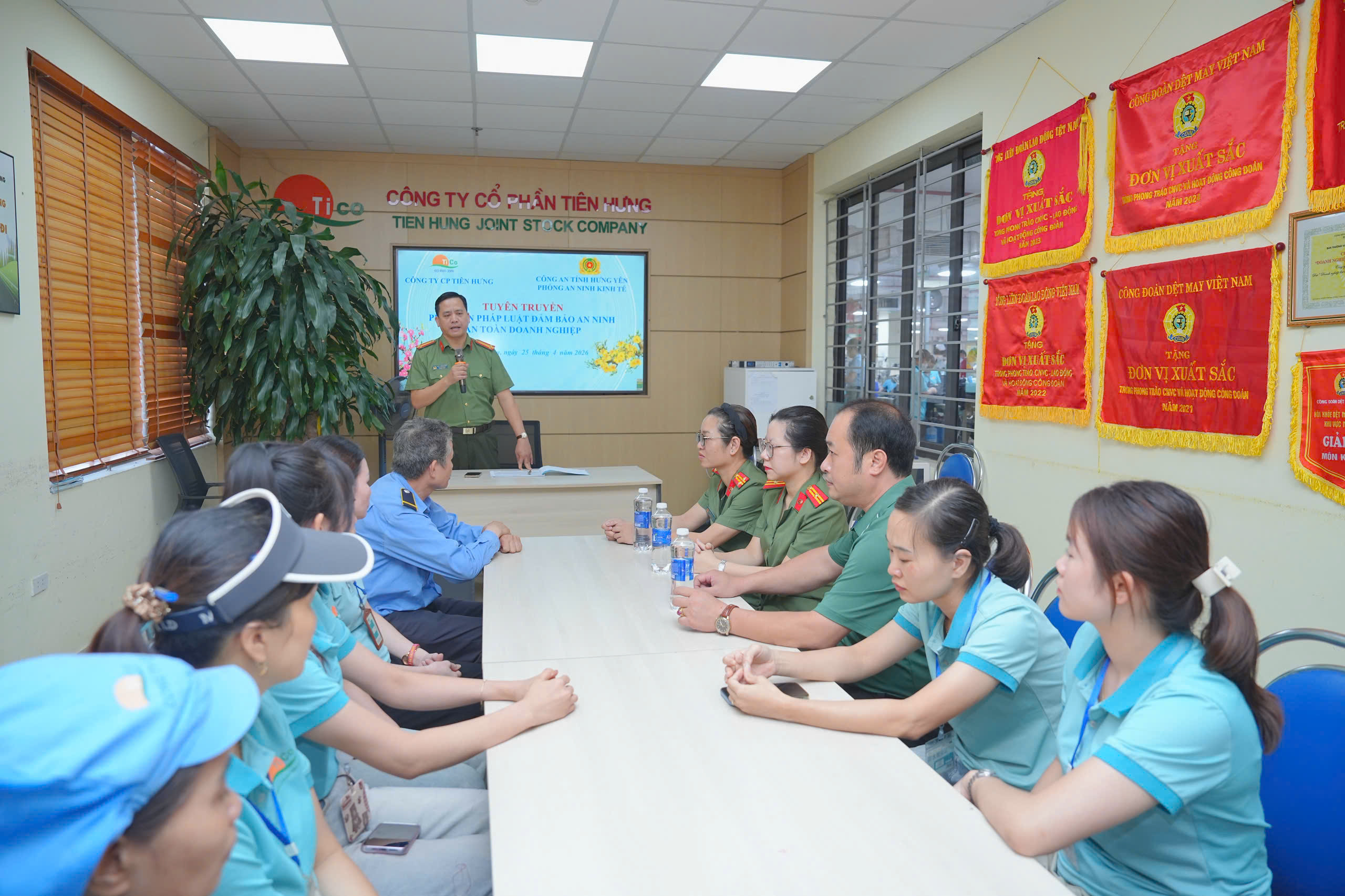 Tổ tự quản góp phần xây dựng môi trường an toàn, phát triển tại Công ty cổ phần Tiên Hưng