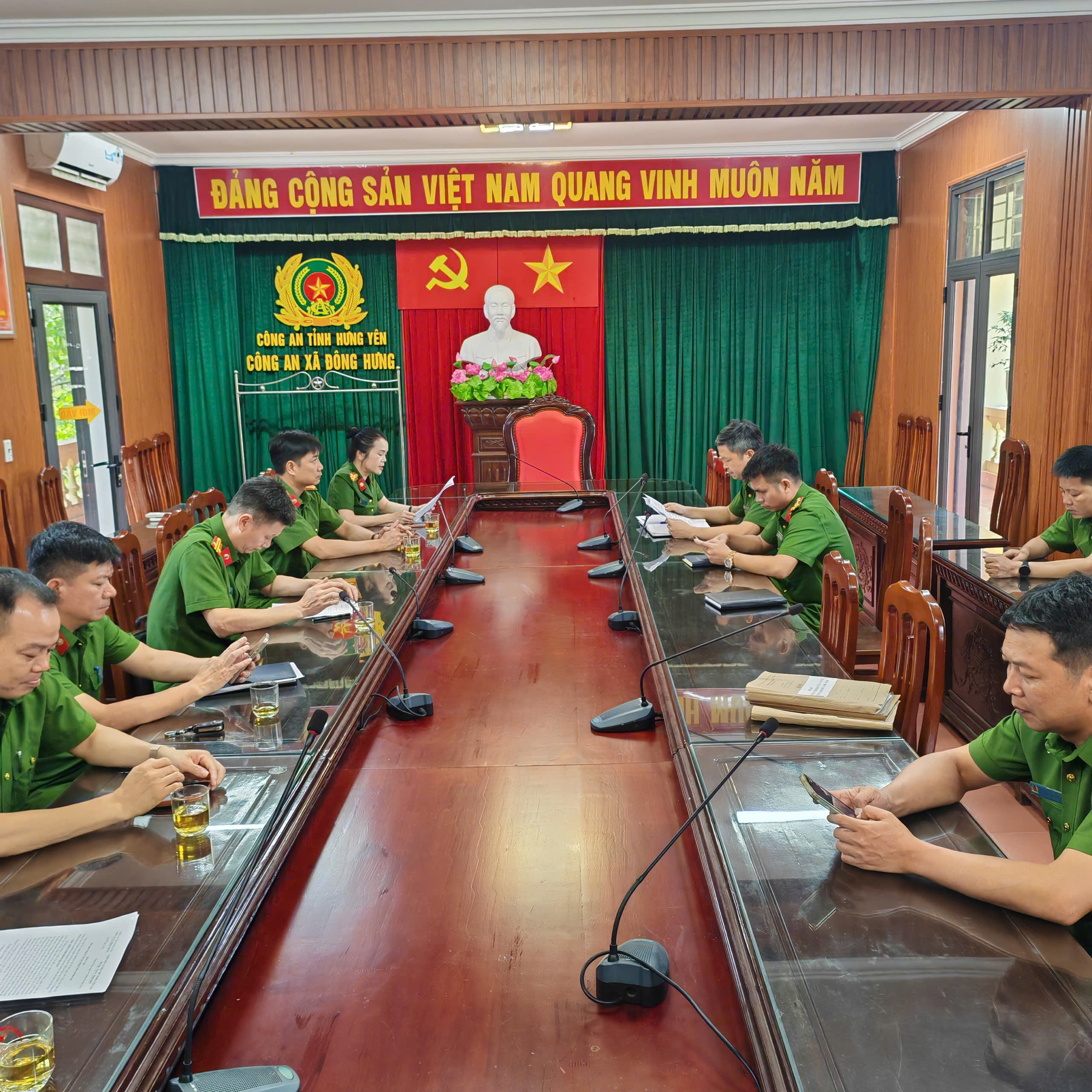 Phòng Cảnh sát QLHC về TTXH - Công an tỉnh Hưng Yên: Tăng cường kiểm tra, hướng dẫn công tác quản lý đối tượng và giải quyết mâu thuẫn tại cơ sở