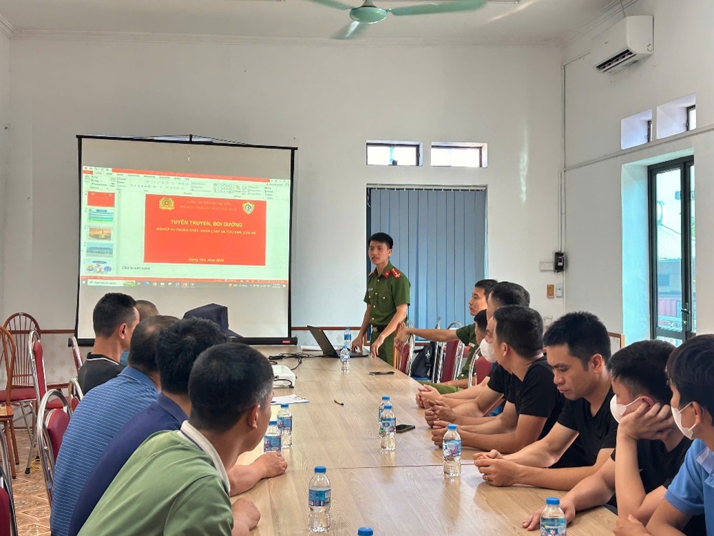 Đội Chữa cháy và cứu nạn, cứu hộ Trung tâm: Tổ chức thực tập phương án chữa cháy, cứu nạn, cứu hộ tại Công ty cổ phần may Kim Động