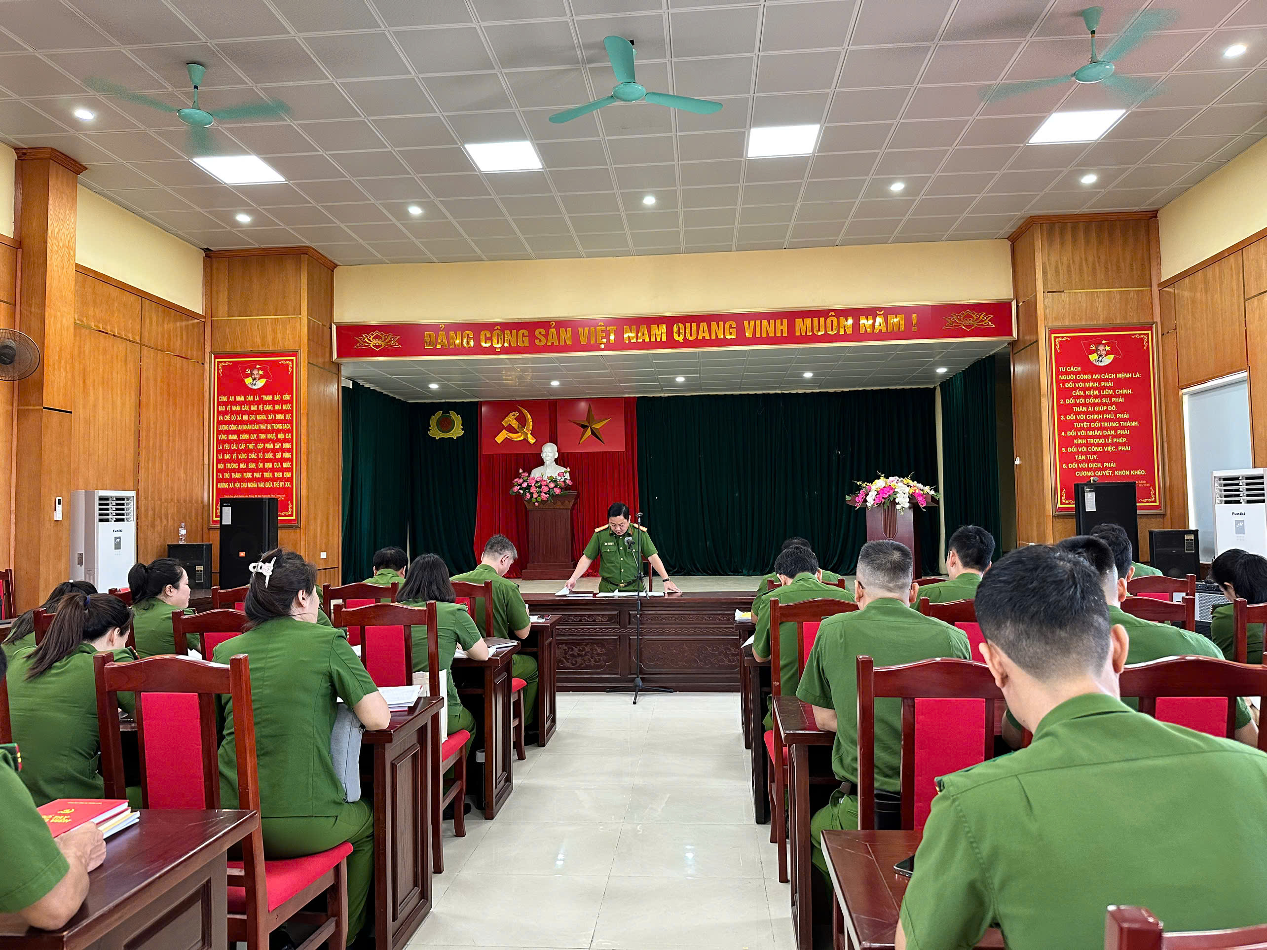 Phòng Kỹ thuật hình sự - Công an tỉnh Hưng Yên tổ chức Hội nghị sơ kết công tác Kỹ thuật hình sự 9 tháng năm 2026, triển khai các nhiệm vụ công tác trọng tâm Quý IV/2026