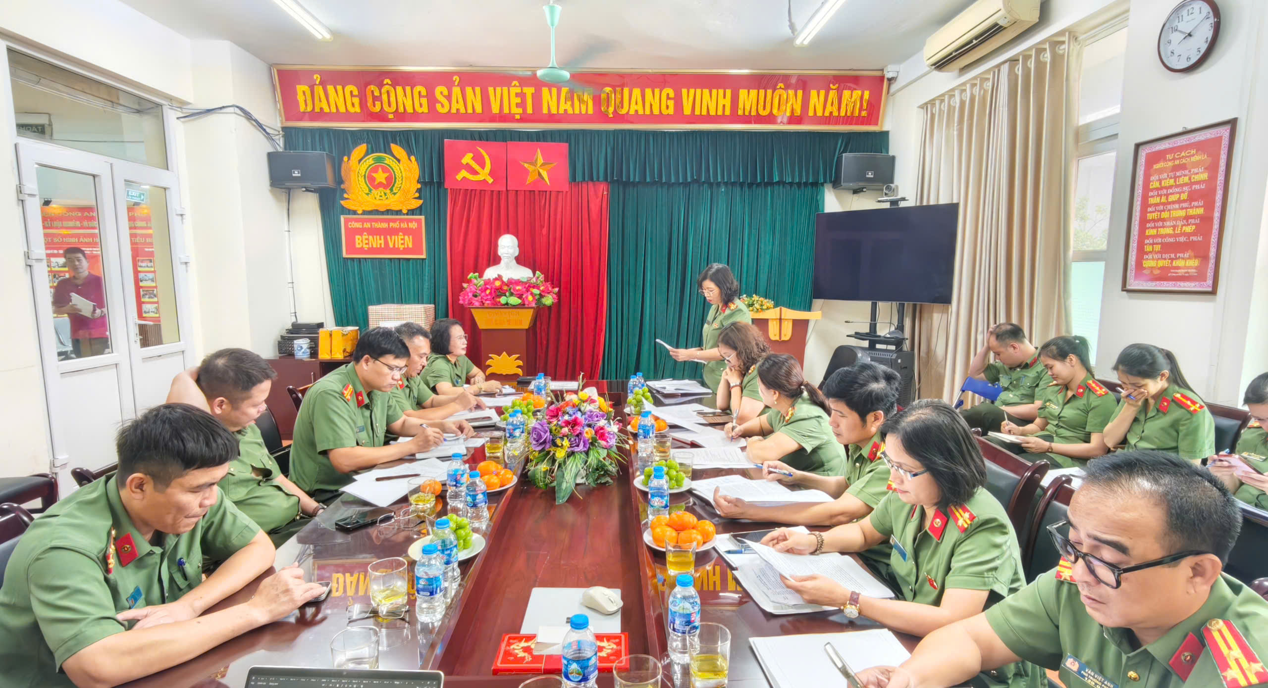 Công an tỉnh Hưng Yên đến thăm, làm việc, trao đổi, học tập kinh nghiệm xây dựng Bệnh viện Công an tại Hà Nội.