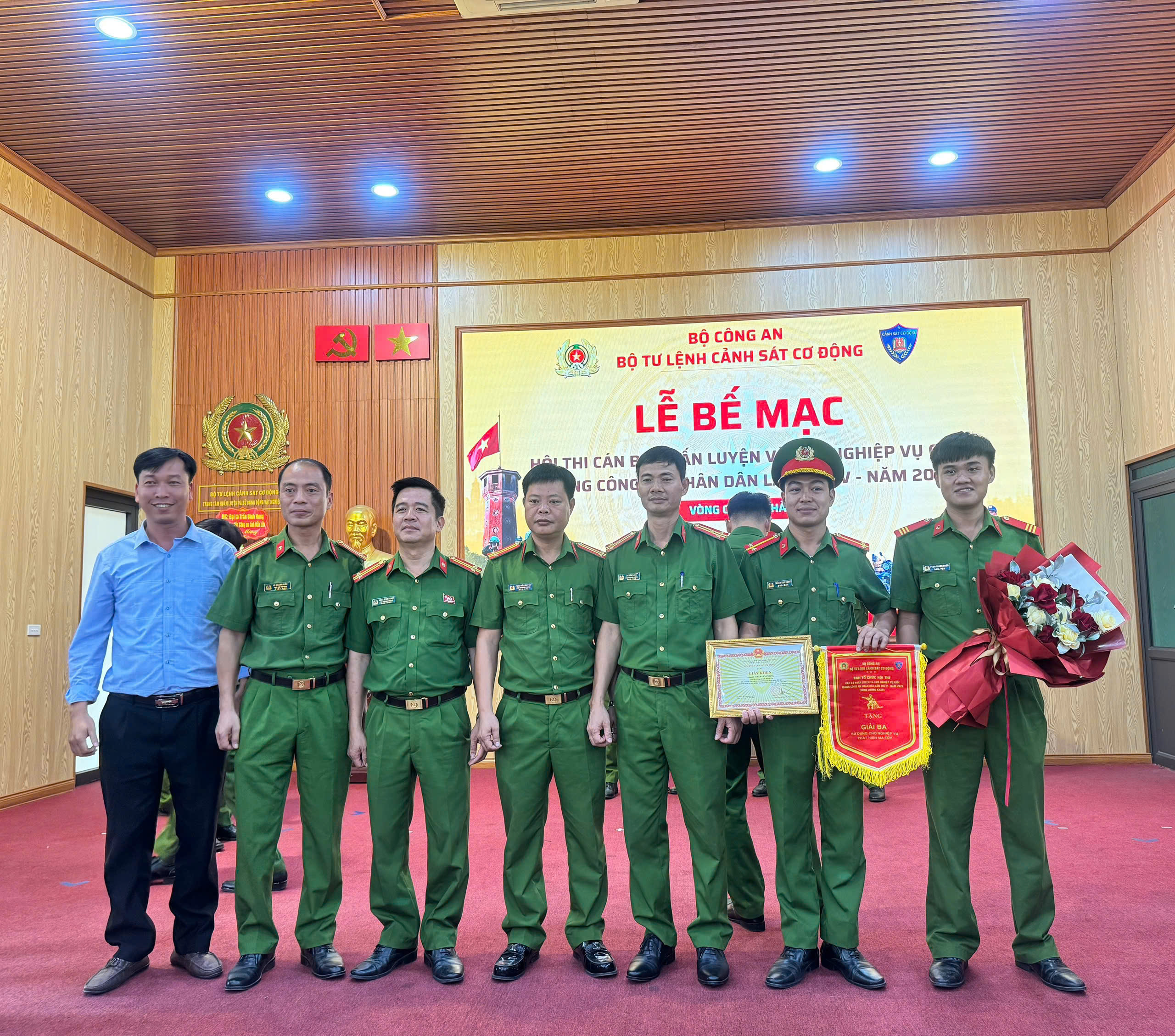 Phòng Cảnh sát Cơ động Công an tỉnh Hưng Yên đạt giải 3 trong Hội thi Huấn luyện viên và Chó Nghiệp vụ Giỏi trong Công an nhân dân lần thứ V năm 2026