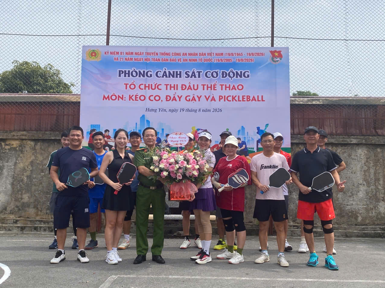 Phòng Cảnh sát cơ động tổ chức hoạt động chào mừng kỷ niệm 81 năm Ngày truyền thống Công an nhân dân và 21 năm Ngày hội toàn dân bảo vệ an ninh Tổ quốc.