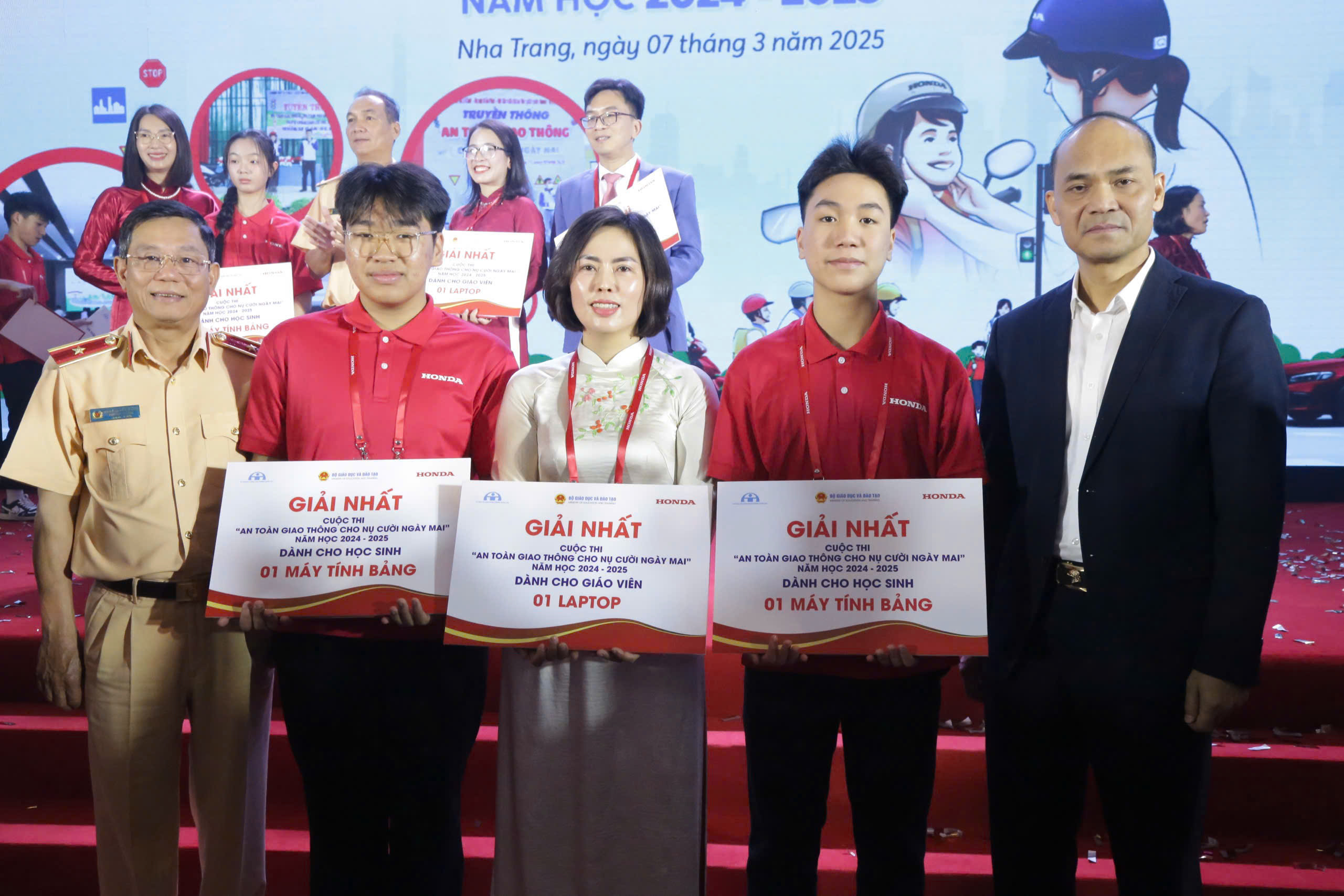 Trái ngọt của Học bổng “Đồng hành cùng em” - Con liệt sĩ Công an thành tân sinh viên Trường Công an nhân dân