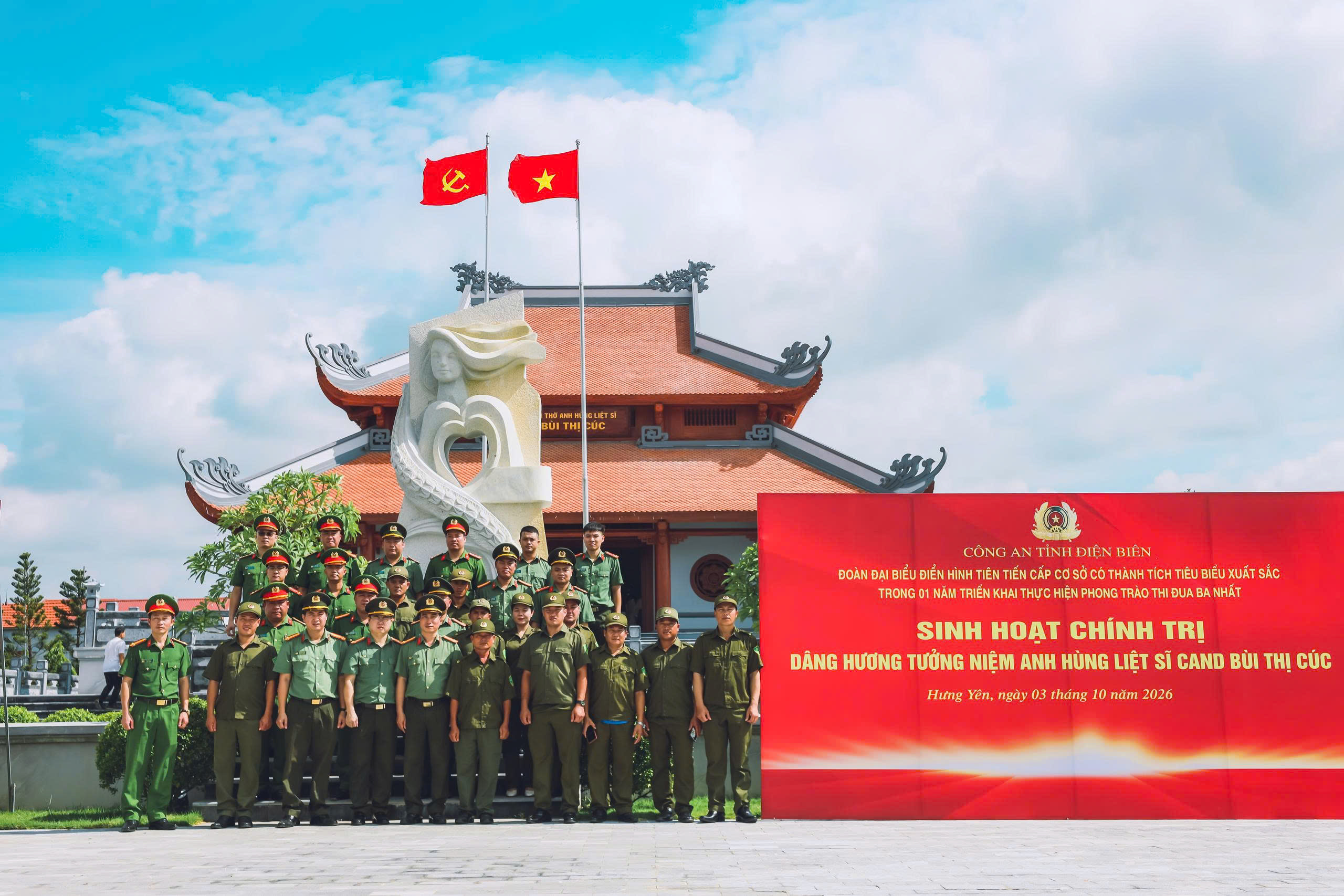 Đoàn đại biểu điển hình tiên tiến Công an tỉnh Điện Biên tổ chức sinh hoạt chính trị tại các địa chỉ đỏ trên địa bàn tỉnh Hưng Yên