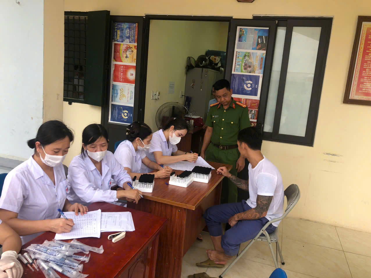Cơ sở cai nghiện ma tuý số 1, tỉnh Hưng Yên tổ chức khám sức khoẻ sàng lọc bệnh truyền nhiễm cho học viên đang cai nghiện tại cơ sở.