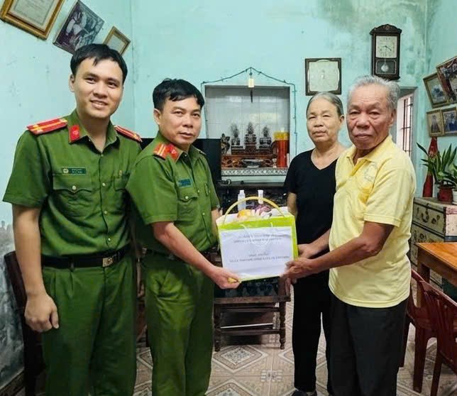 Phòng Cảnh sát phòng cháy, chữa cháy và cứu nạn, cứu hộ Công an tỉnh tổ chức các hoạt động ý nghĩa Nhân kỷ niệm 79 năm Ngày Thương binh - Liệt sĩ