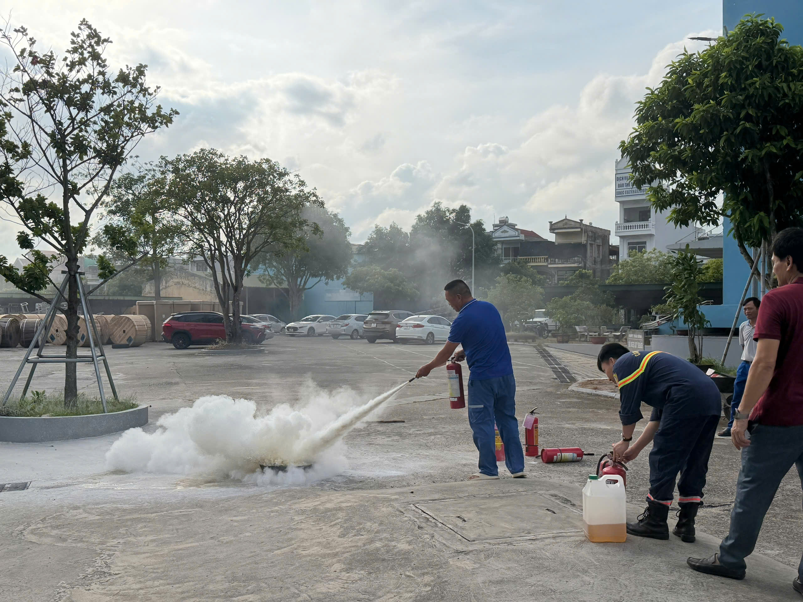 Phòng Cảnh sát phòng cháy chữa cháy và cứu nạn, cứu hộ phối hợp với Viễn thông Hưng Yên tổ chức huấn luyện nghiệp vụ phòng cháy, chữa cháy và cứu nạn, cứu hộ năm 2026