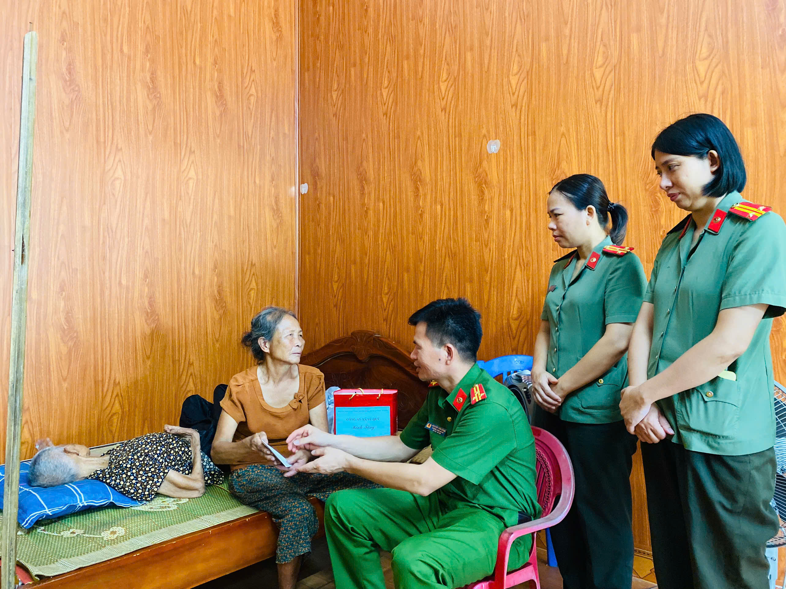 Công an xã Vũ Quý tổ chức các hoạt động tri ân ý nghĩa nhân dịp kỷ niệm 79 năm ngày Thương binh - Liệt sĩ